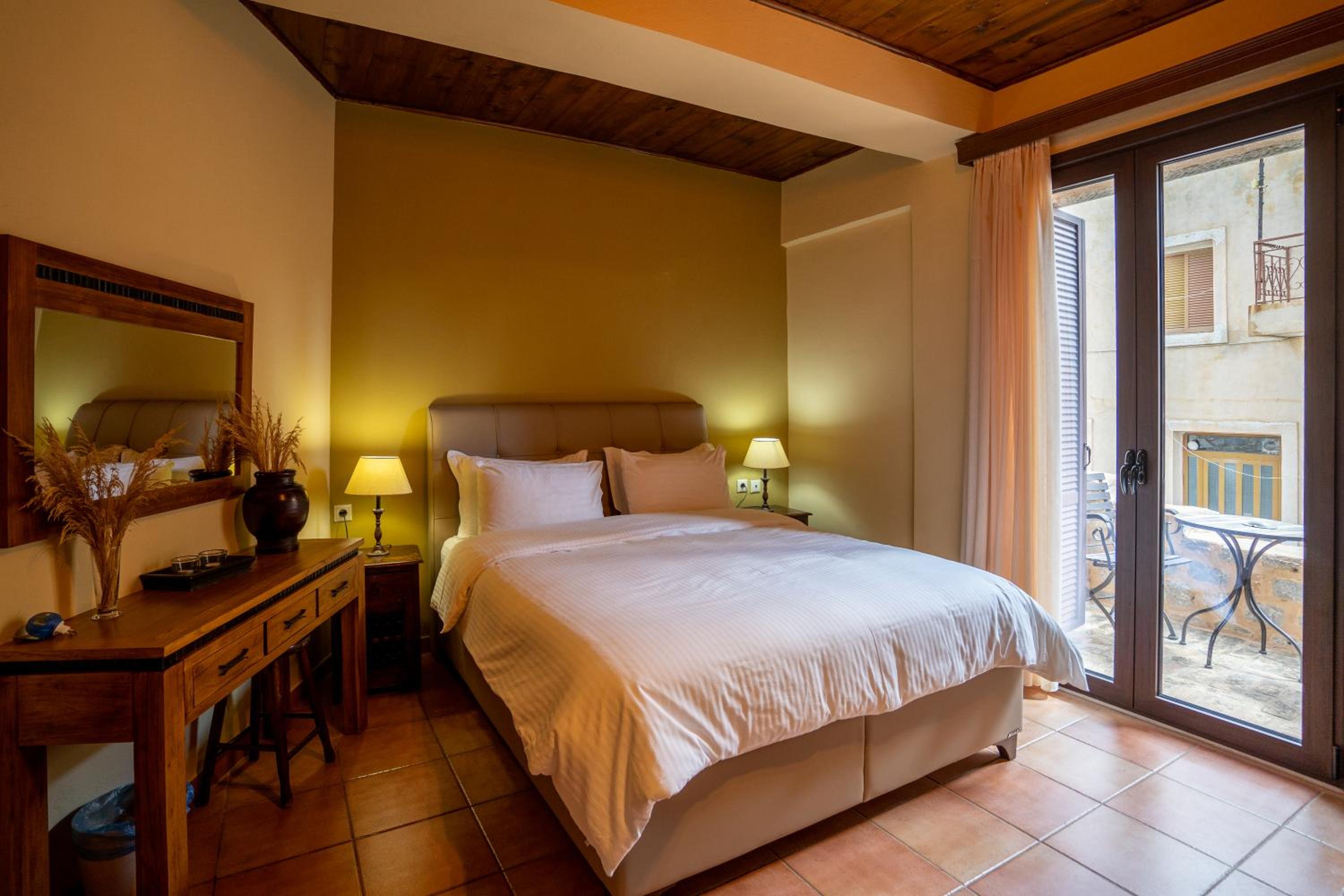 Deluxe Double Room with Balcony - Photo 2