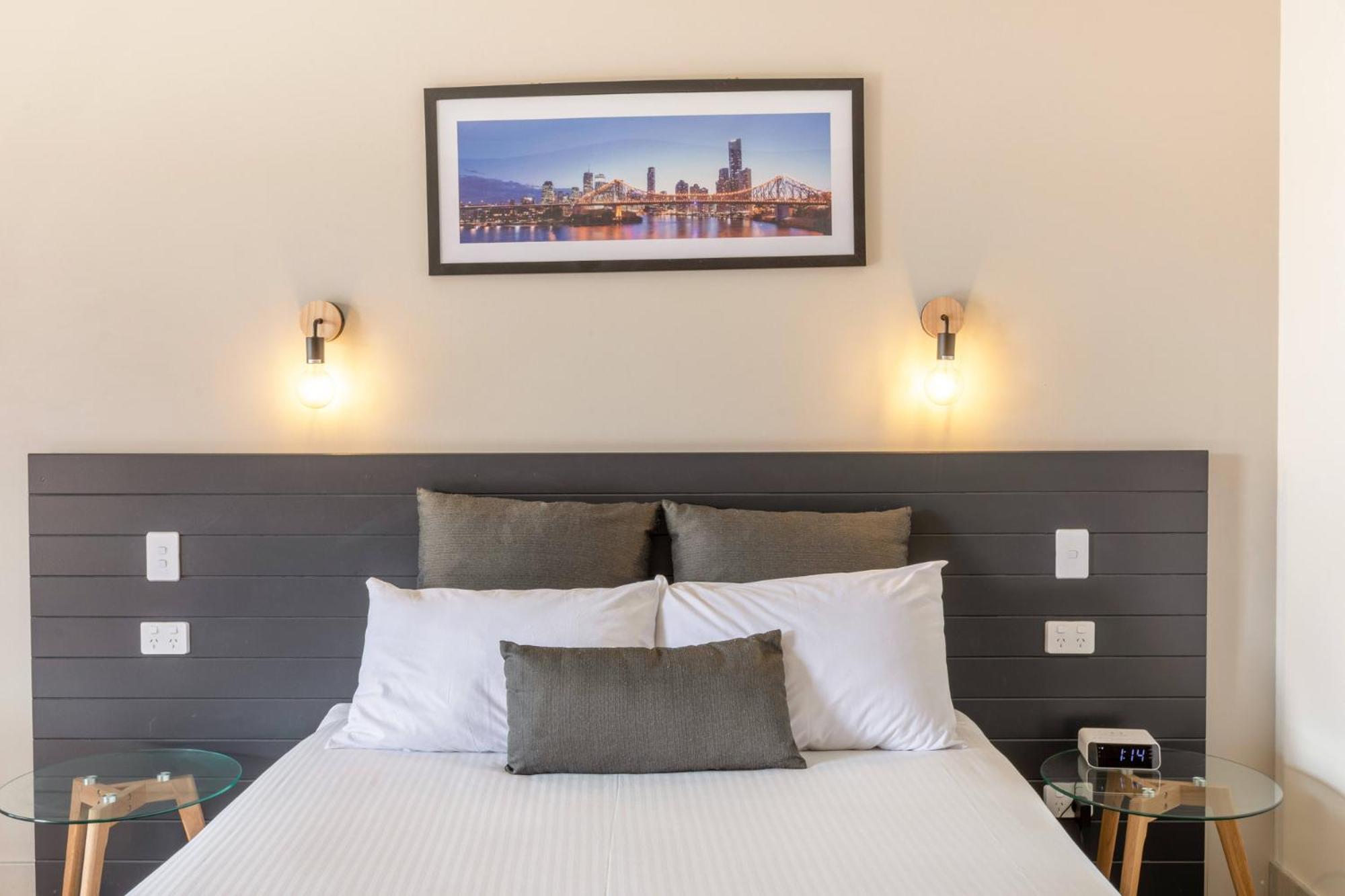 Standard Queen Room