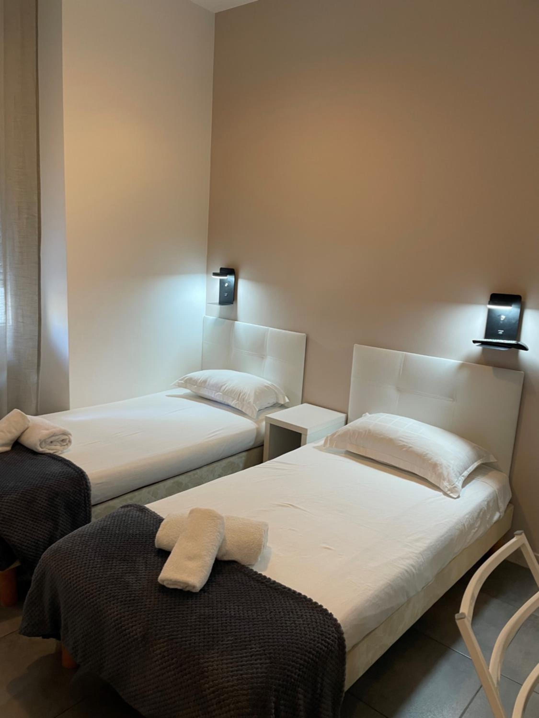 Double Room - Photo 18