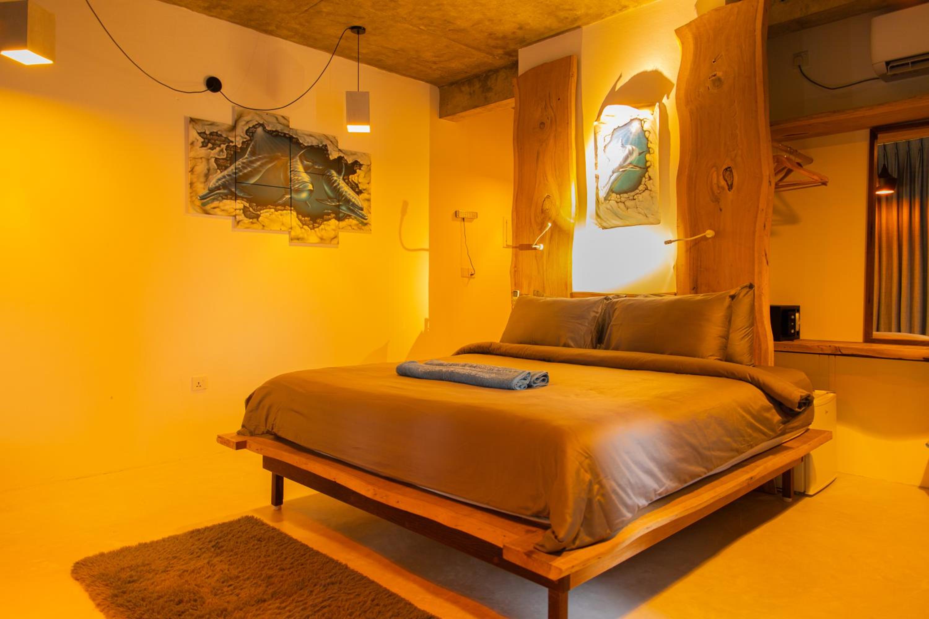 Deluxe Double Room with Balcony and Sea View - Photo 9