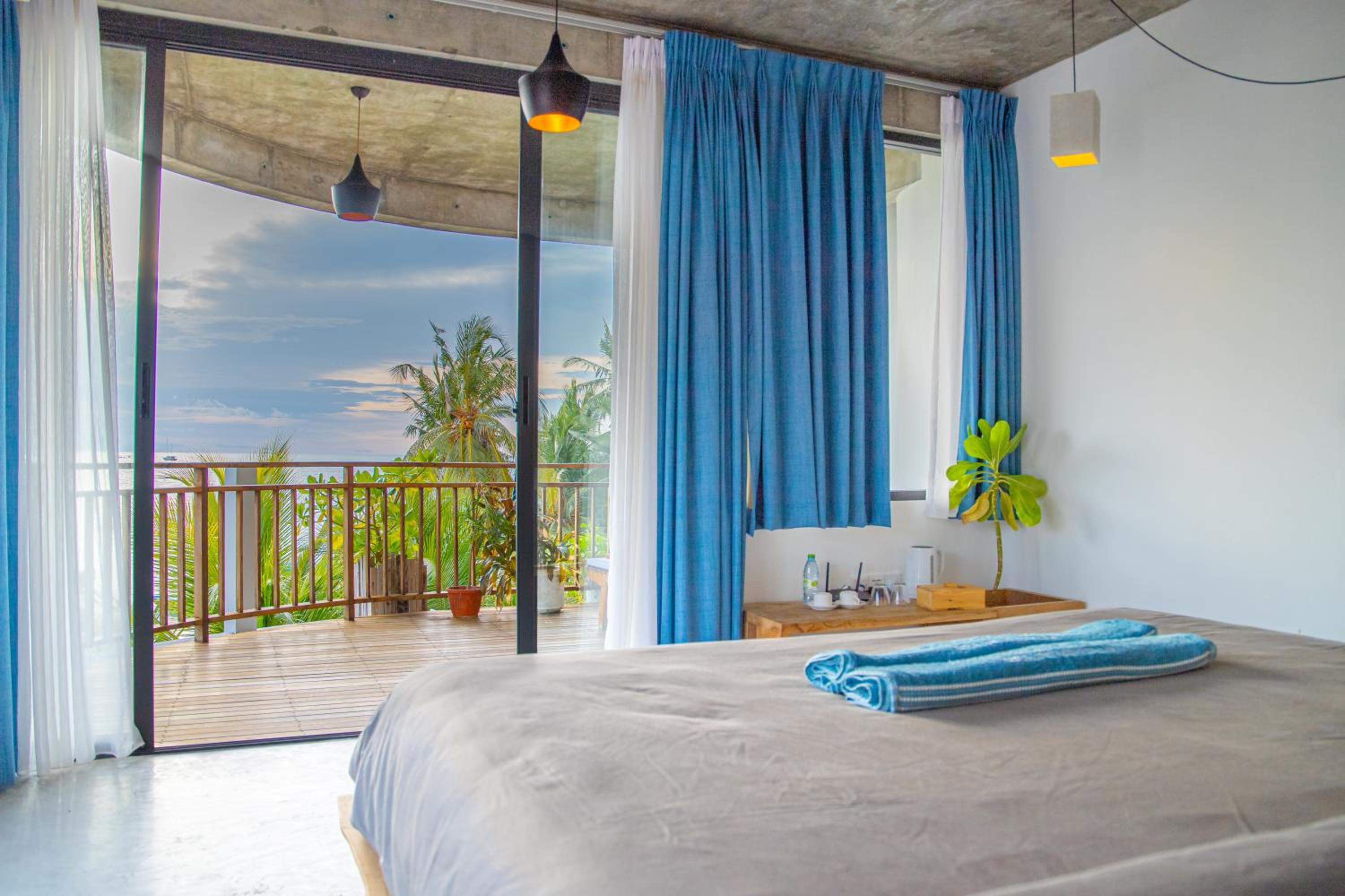 Deluxe Double Room with Balcony and Sea View - Photo 8