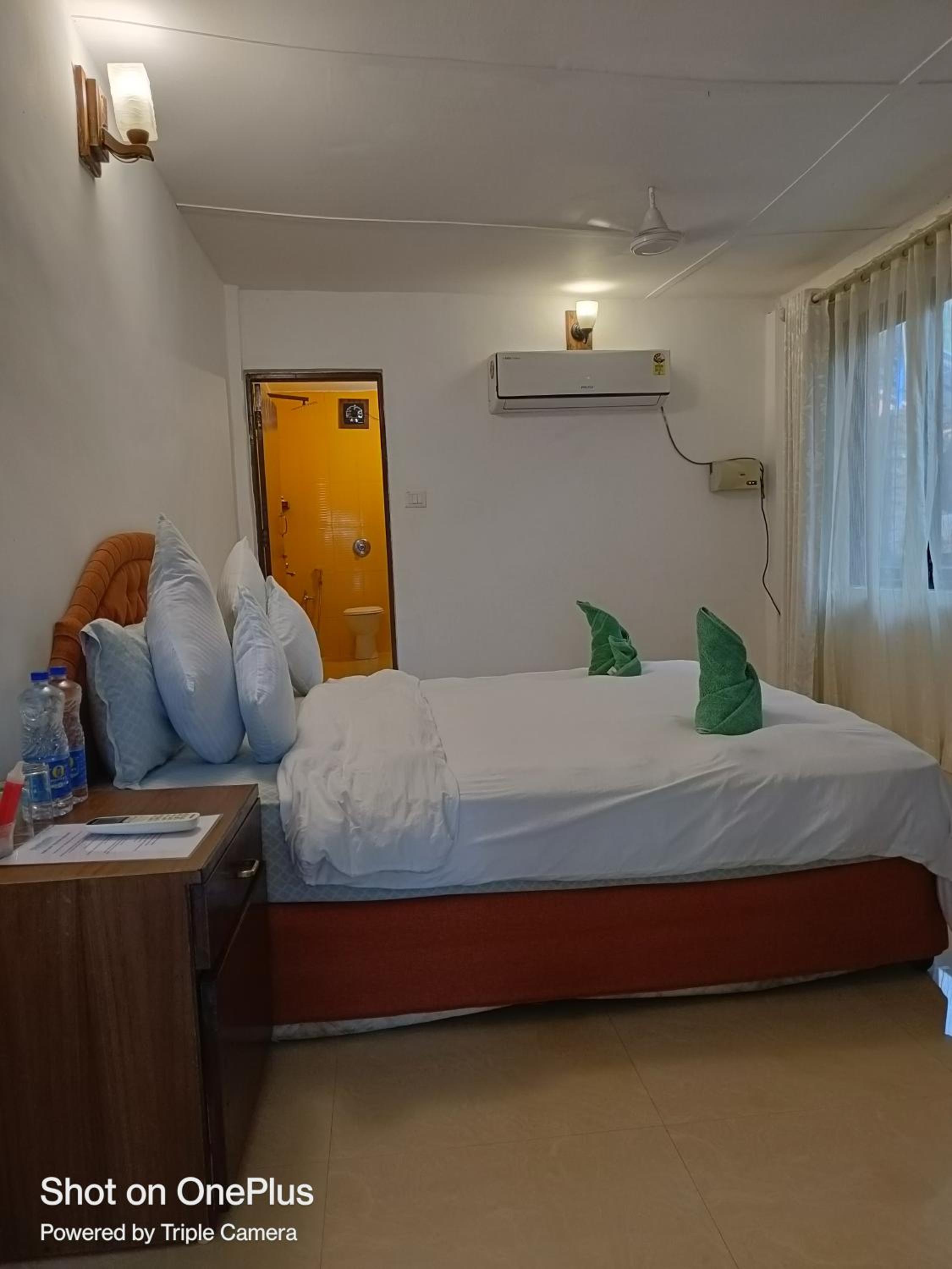 Deluxe Double Garden View Room