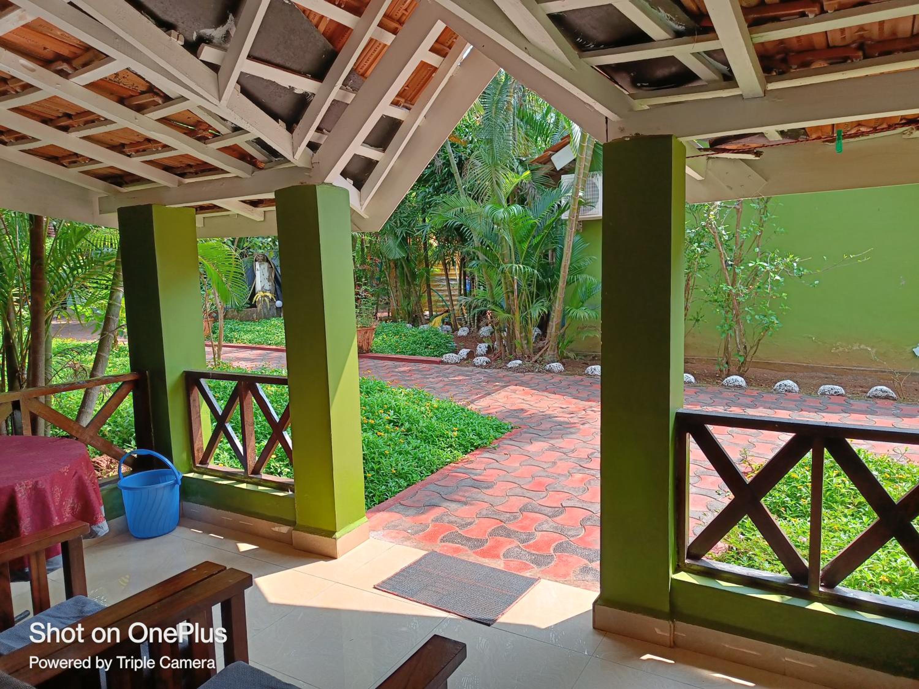 Deluxe Double Garden View Room  photo 2