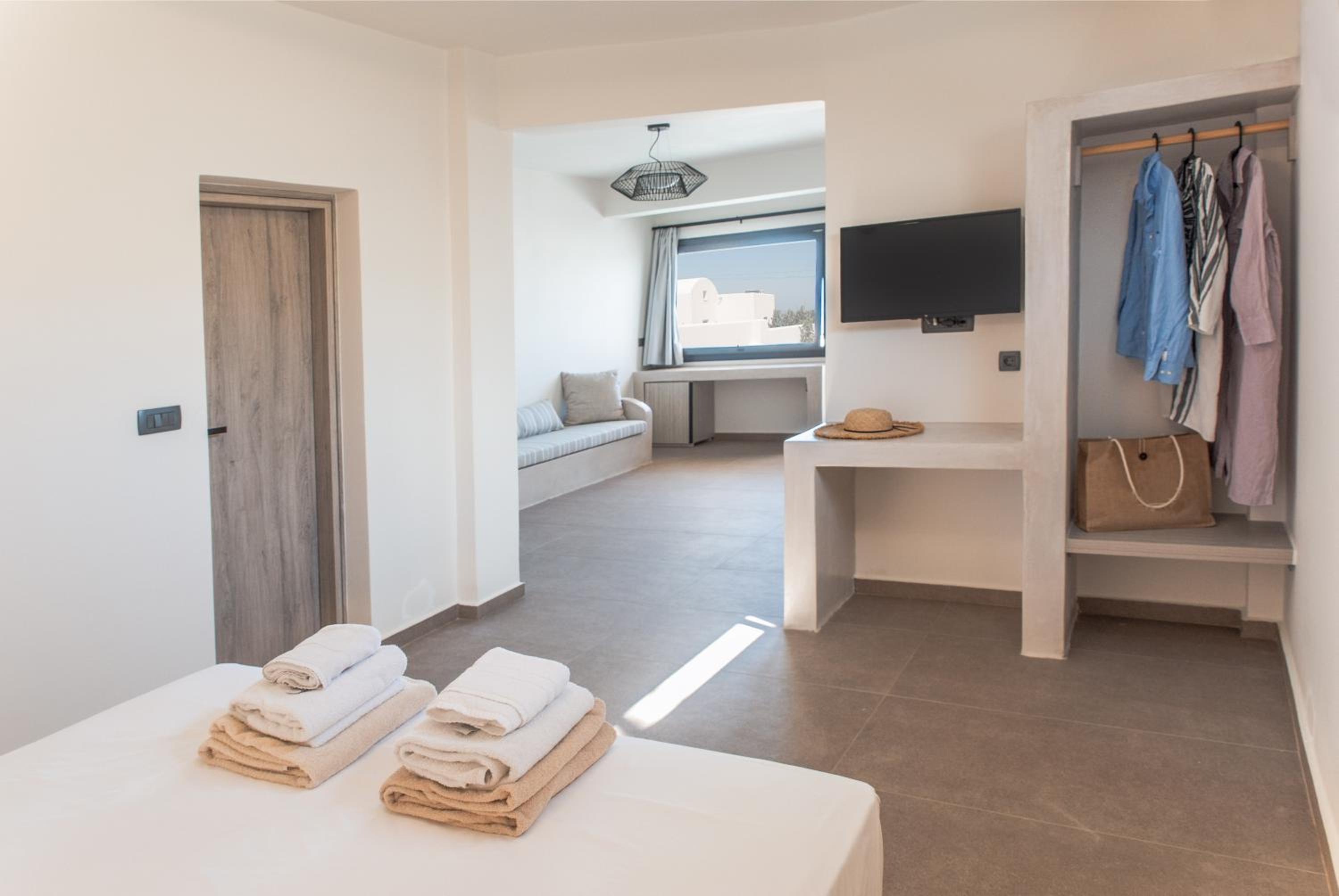 Exclusive Suite with Panoramic Sea View and Outdoor Hot Tub photo 3