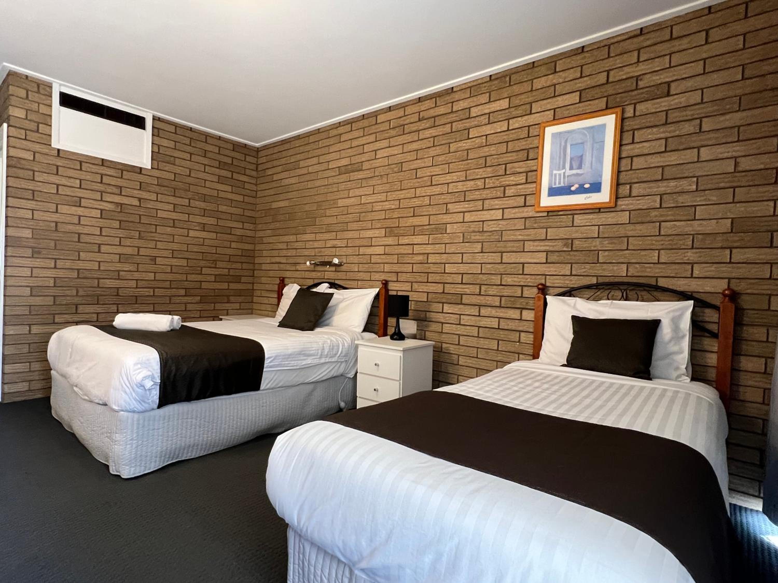 Standard Twin Room photo 2