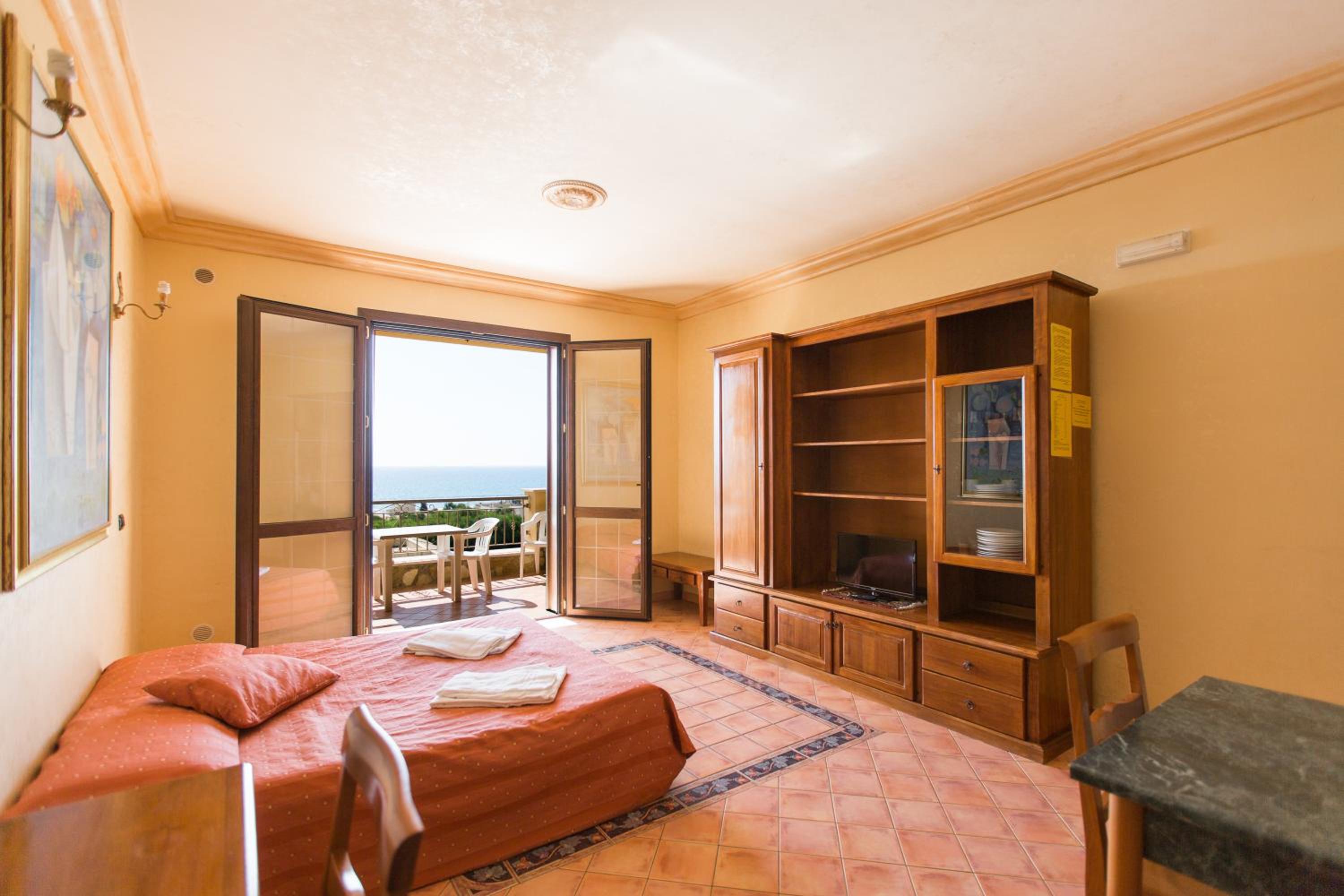 One-Bedroom Apartment (2 Adults) photo 1