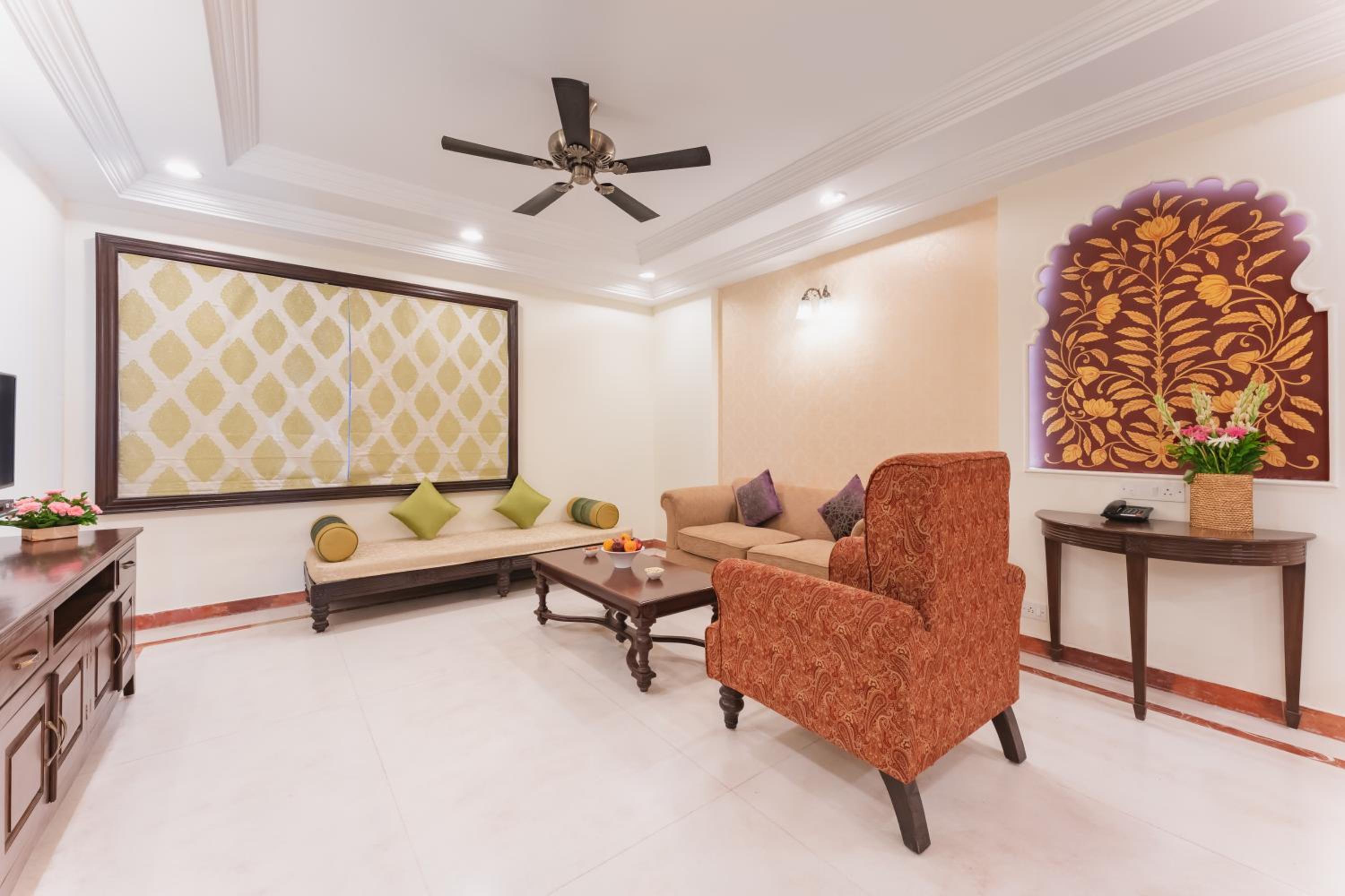 Deluxe Suite with Darshan Convenience & Ticket Support photo 2