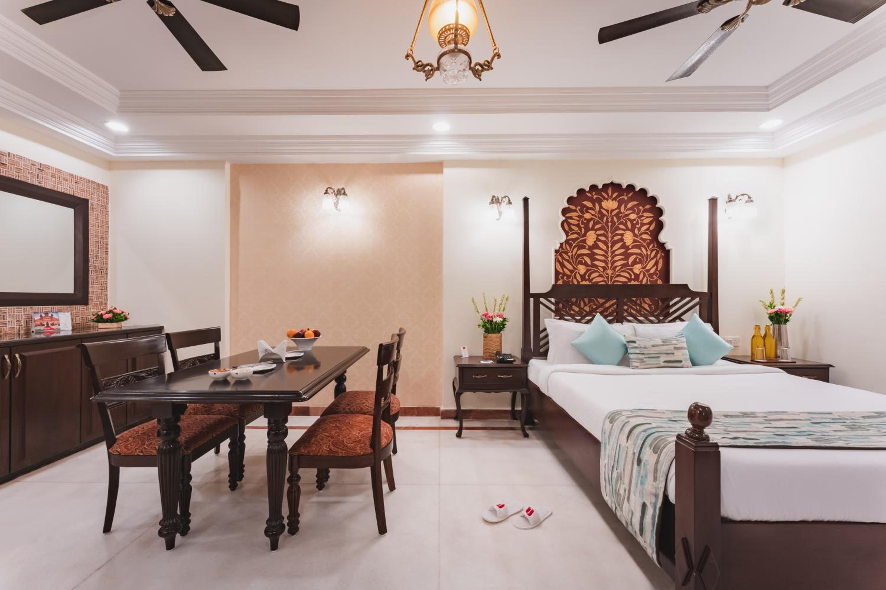 Club Room with Darshan Convenience & Ticket Support photo 2