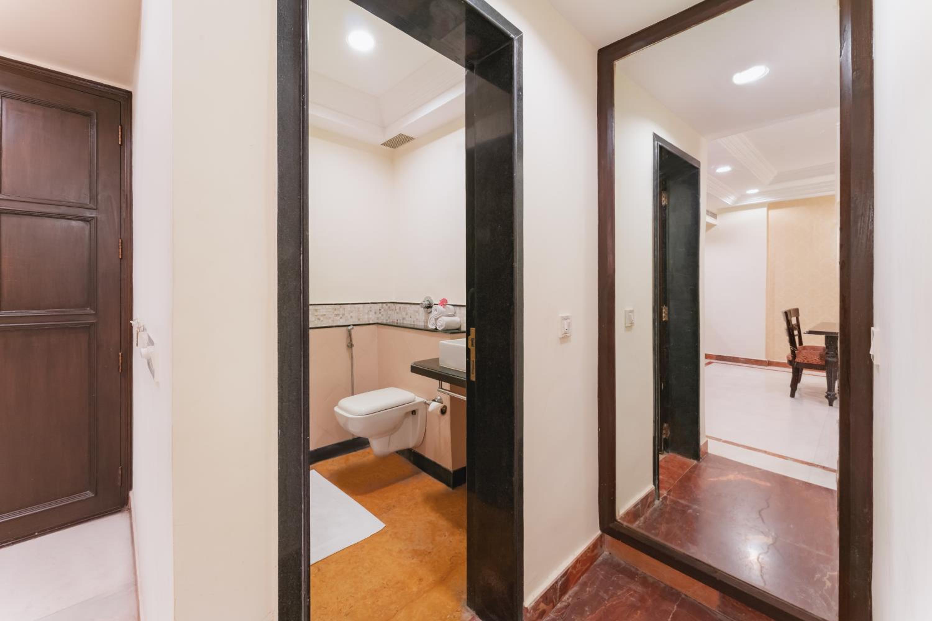 Deluxe Suite with Darshan Convenience & Ticket Support photo 3