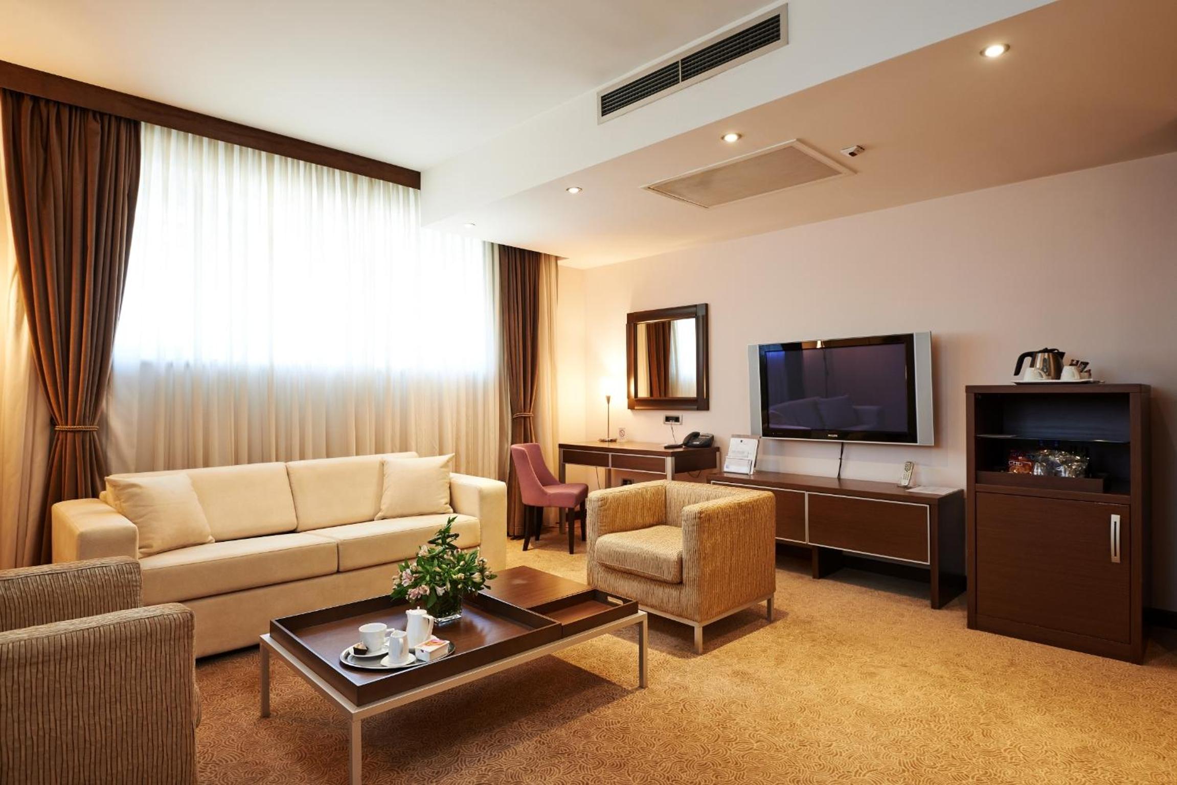 Junior Suite - Photo 12