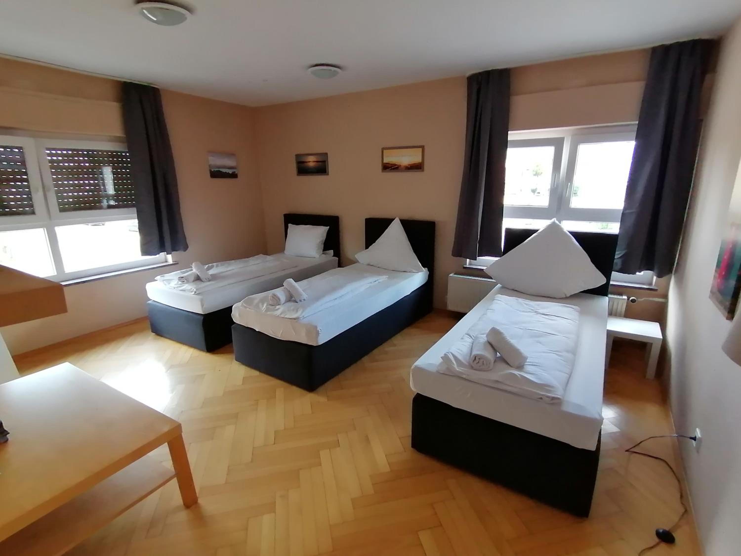 Standard Triple Room - Photo 1