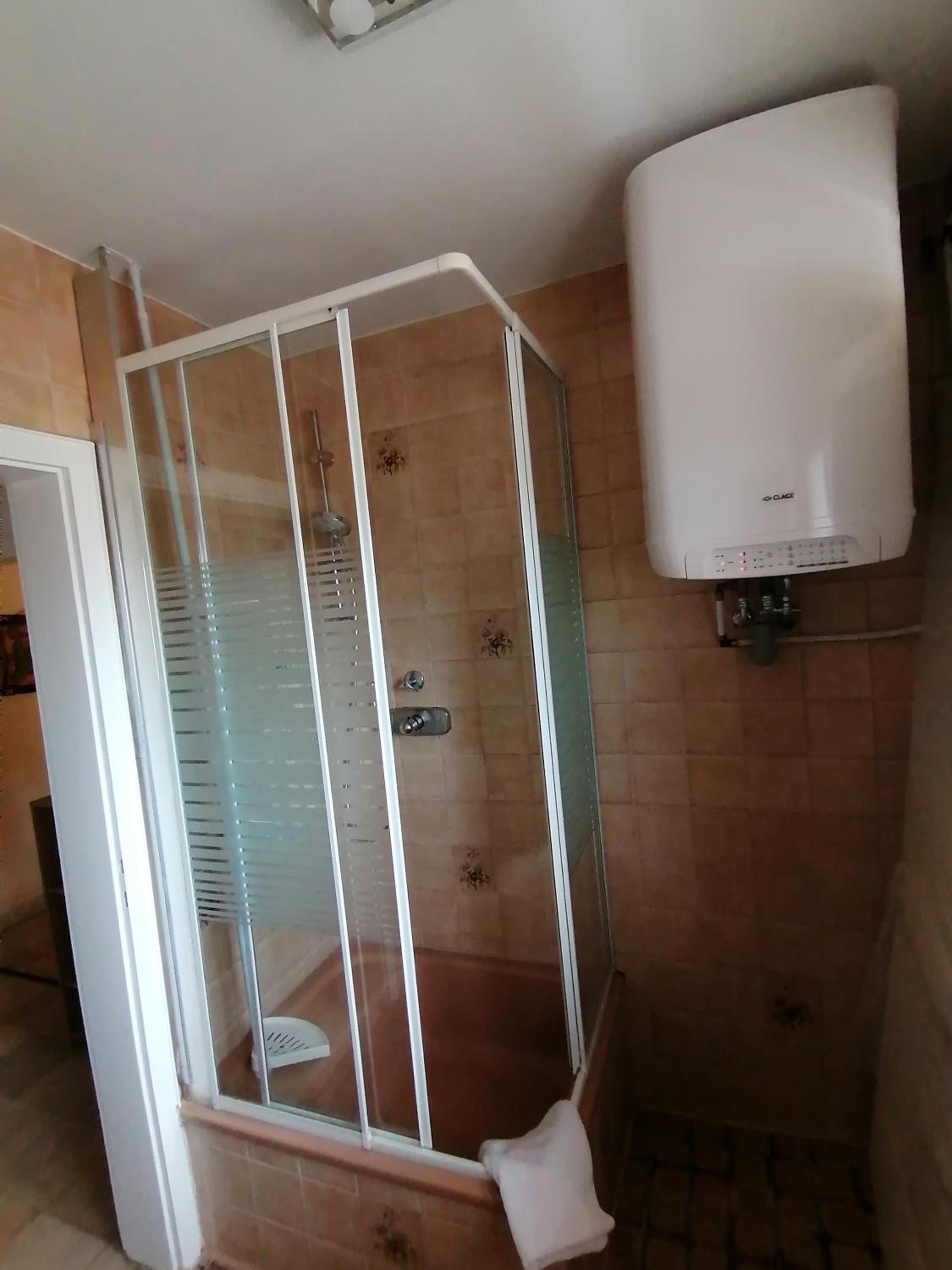 Three-Bedroom Apartment - Photo 5