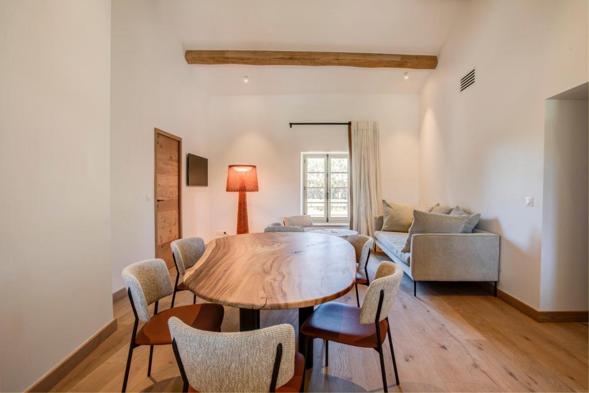 Two-Bedroom Apartment - Photo 3