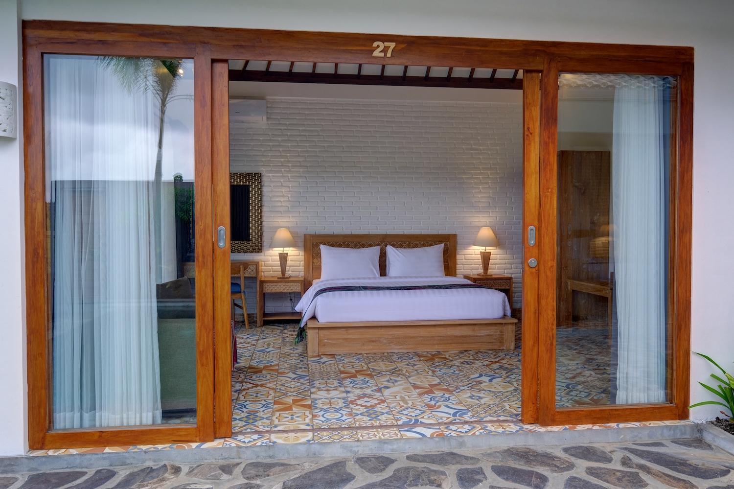 Villa with Private Pool - Photo 3