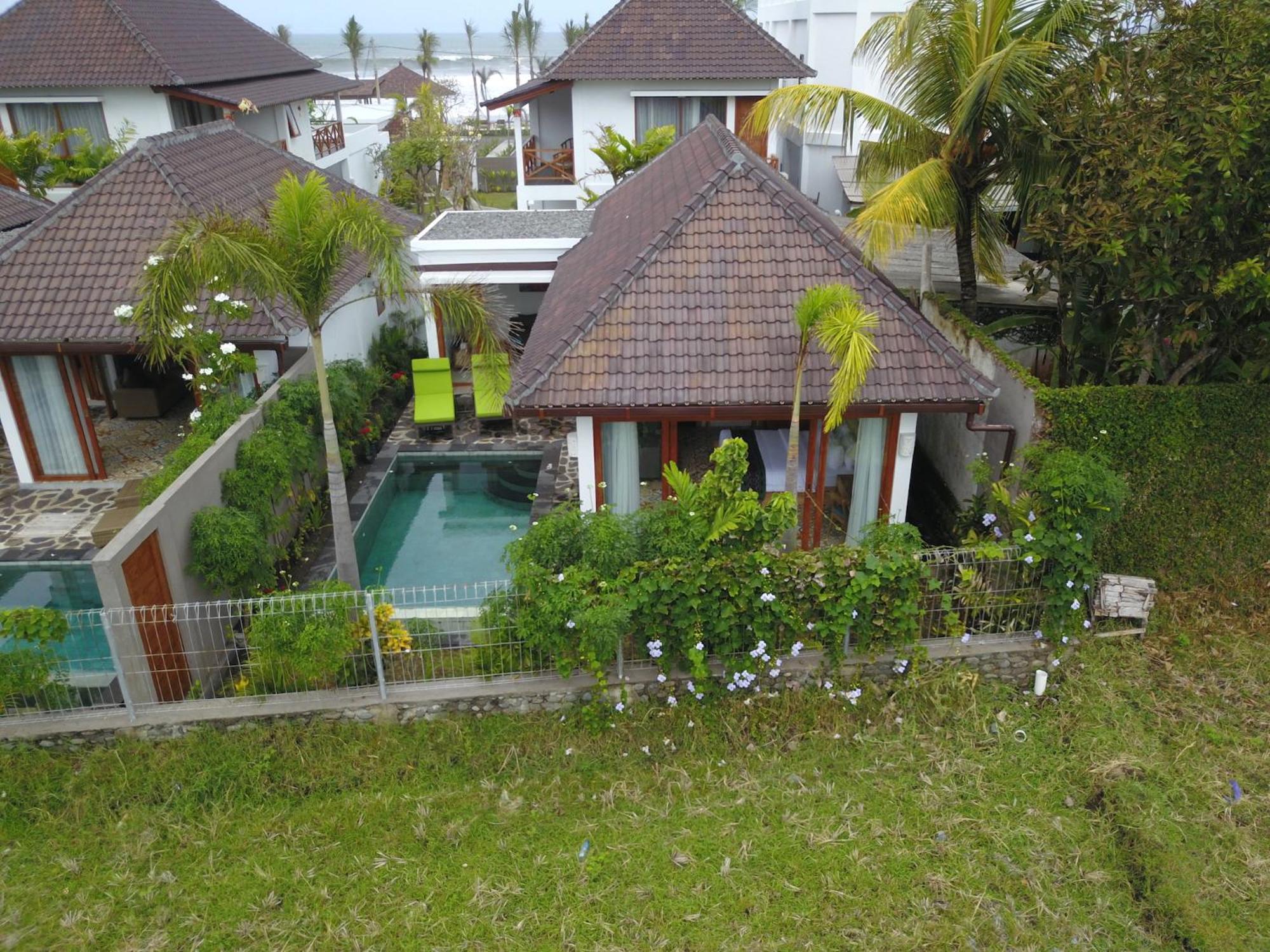 Villa with Private Pool - Photo 14