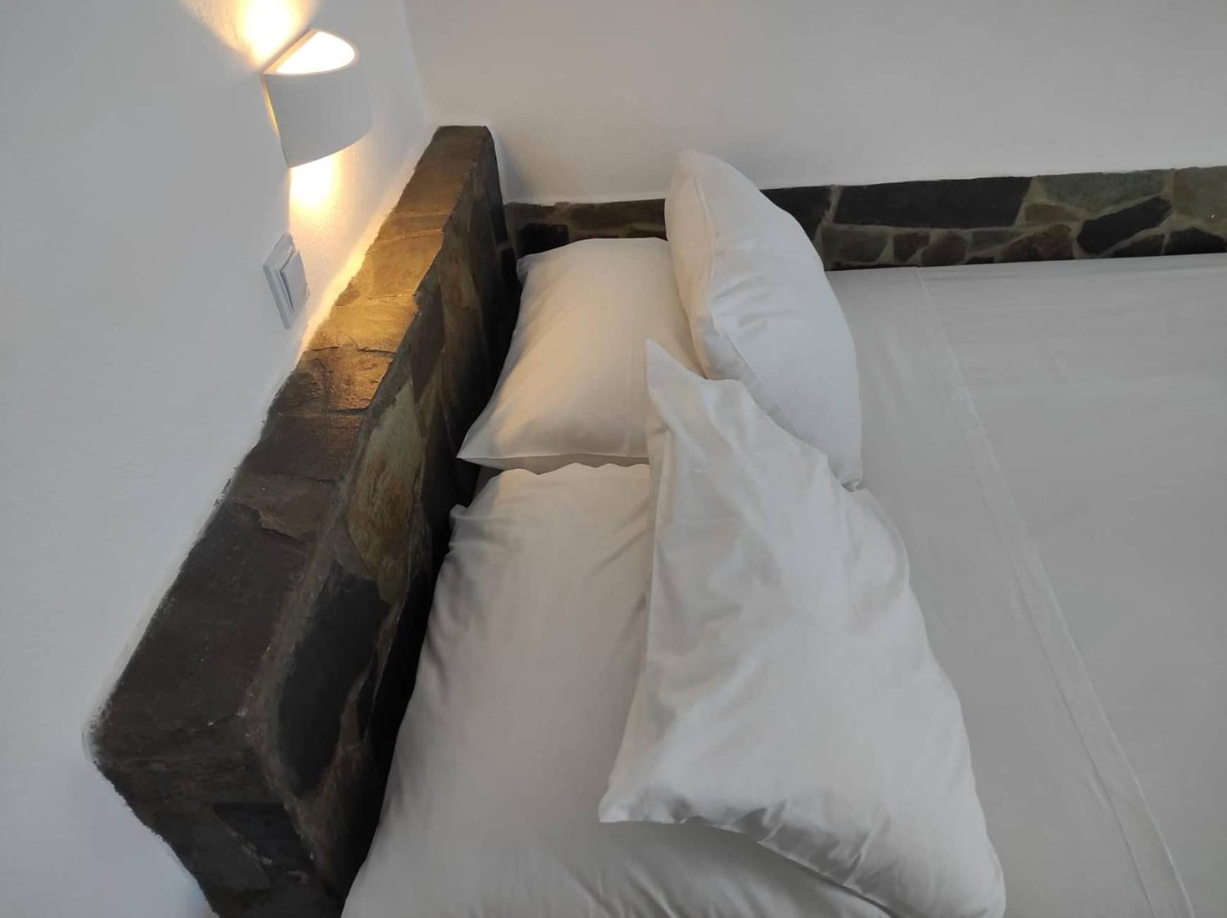Classic Triple Room - Photo 25