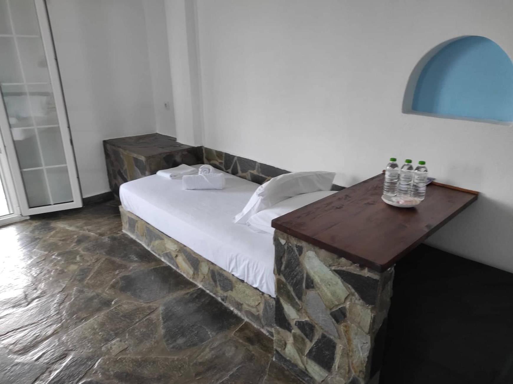 Classic Triple Room - Photo 26