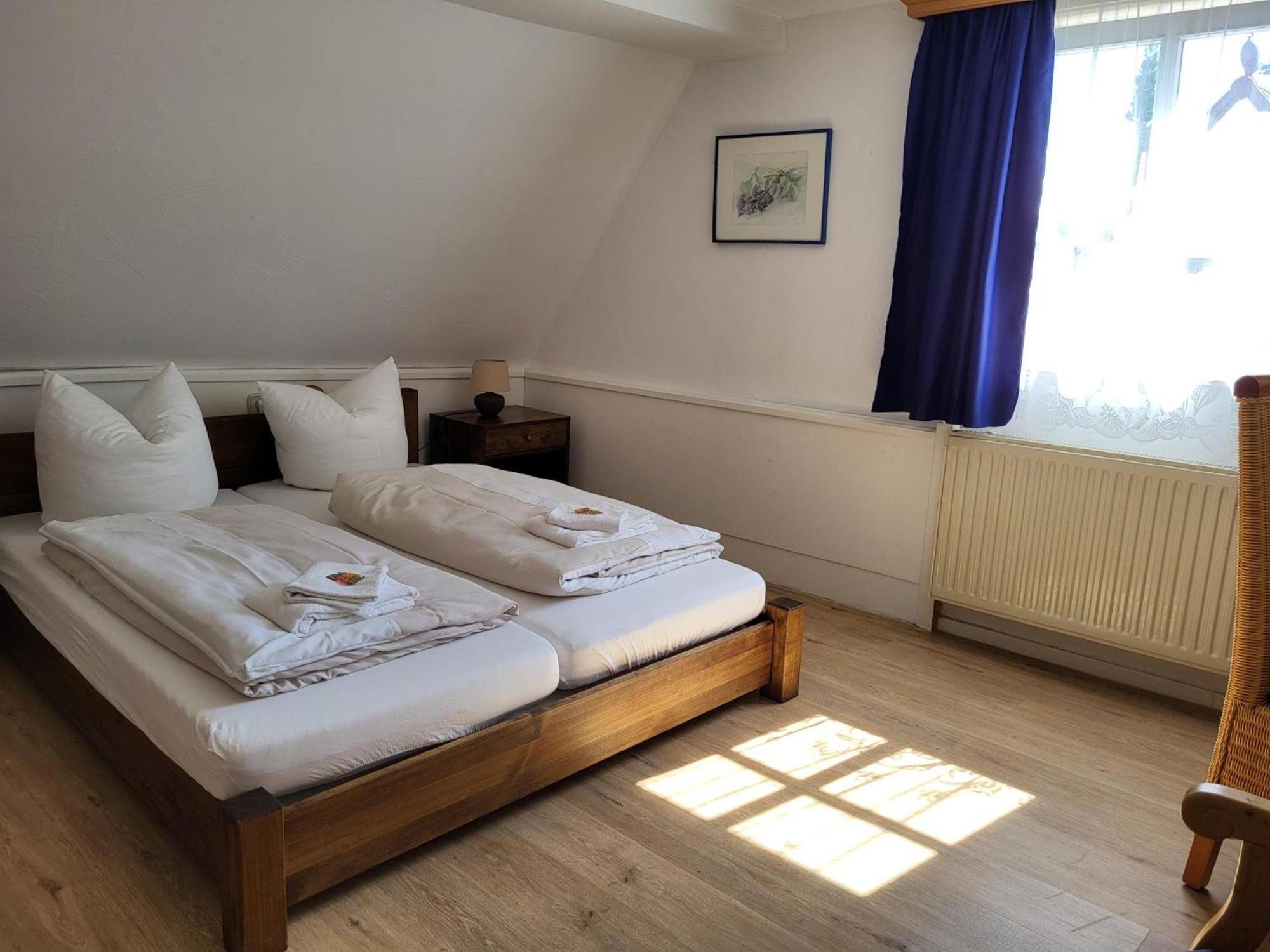 Standard Double Room - Photo 2
