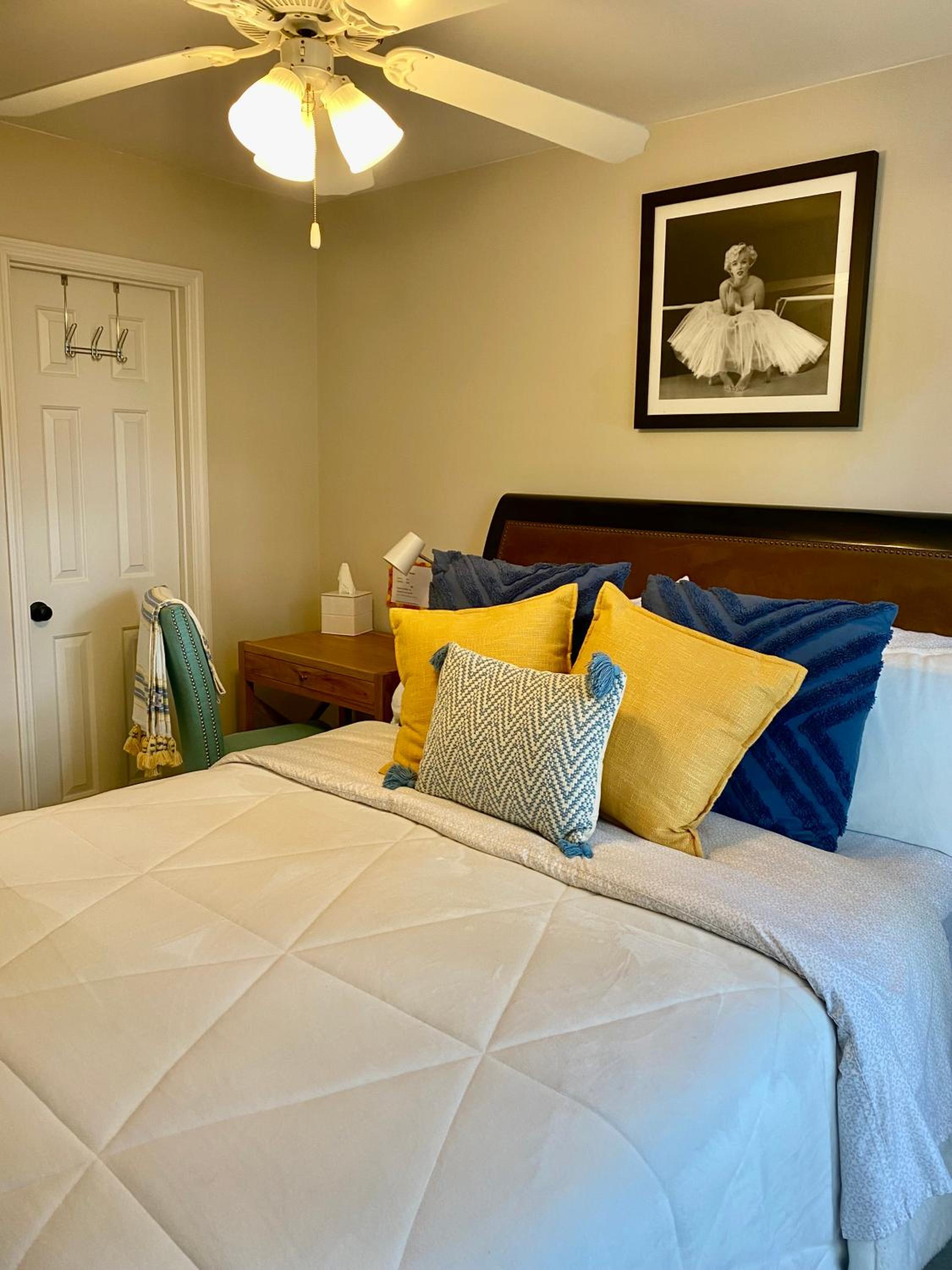 Deluxe Queen Room