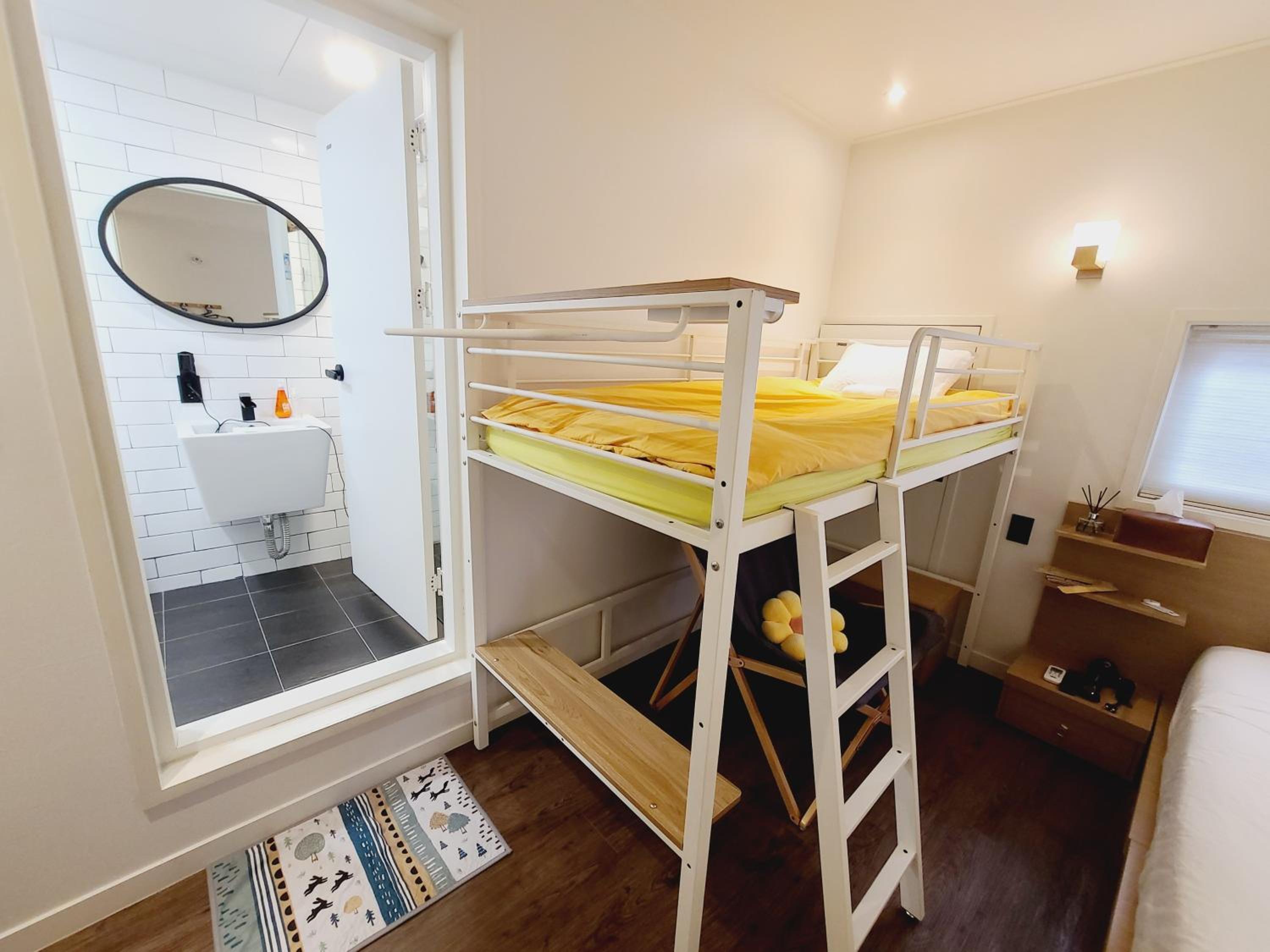 Deluxe Triple Room - Photo 21