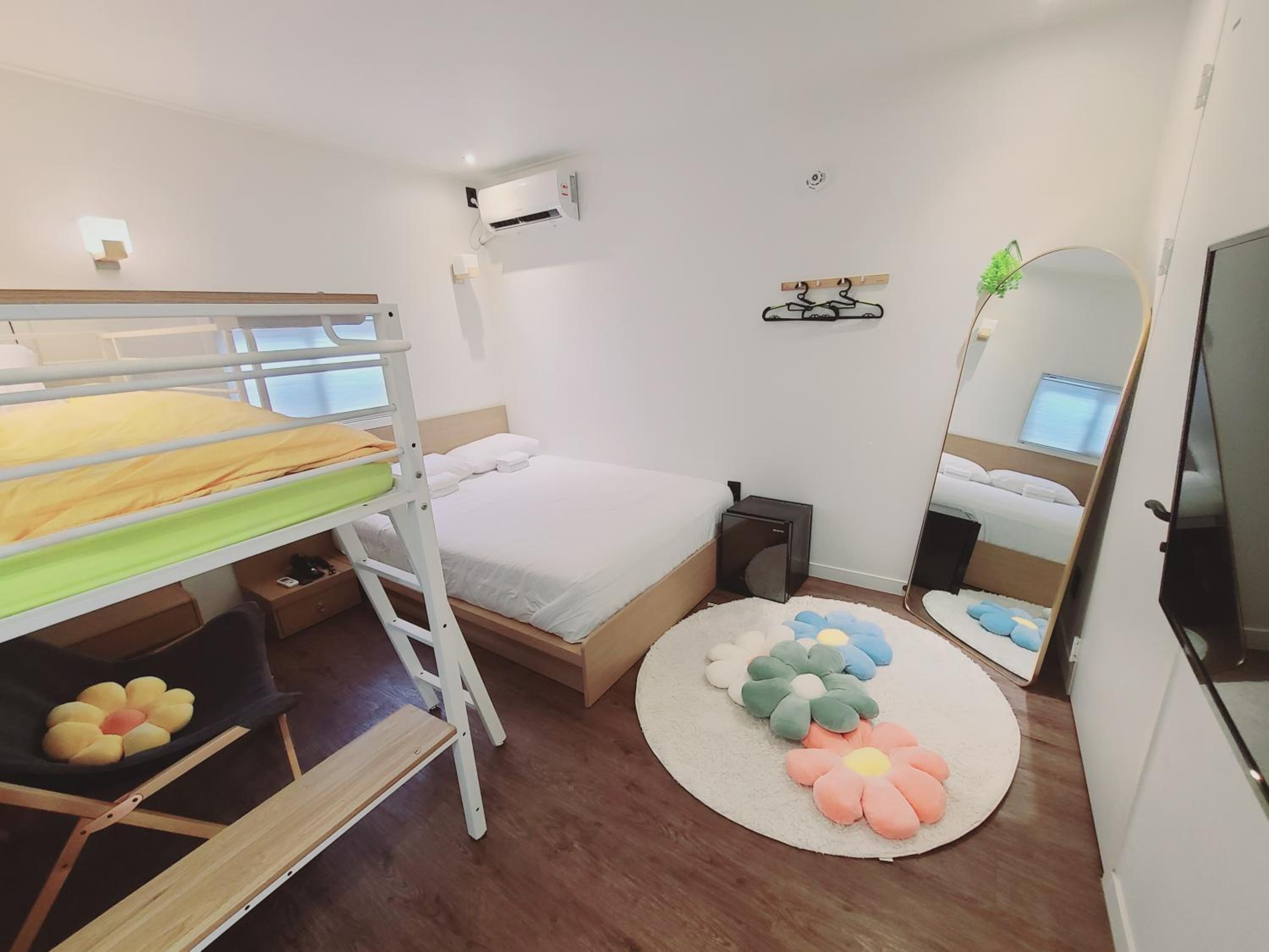 Deluxe Triple Room - Photo 12