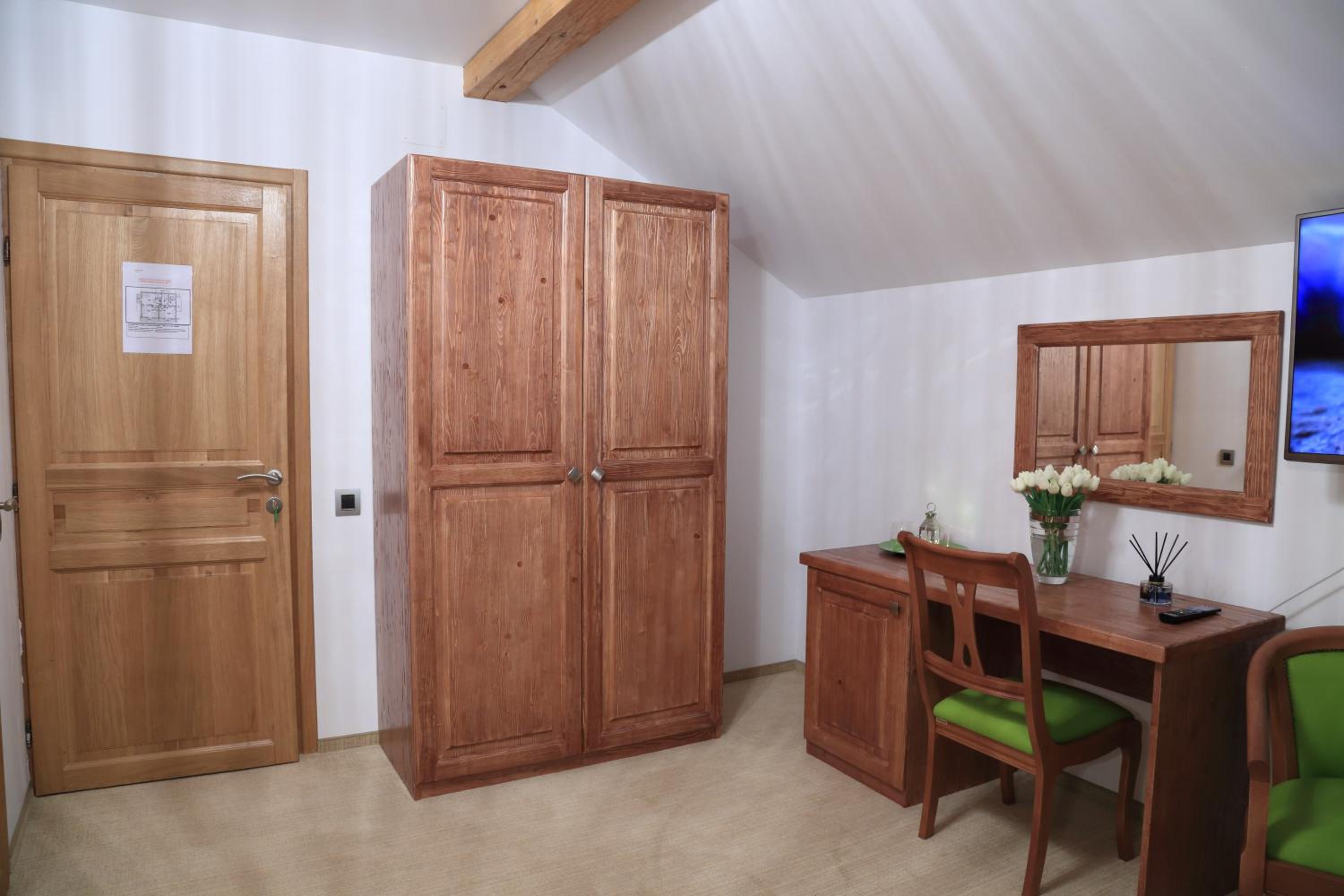 Double Room with Balcony - Photo 1