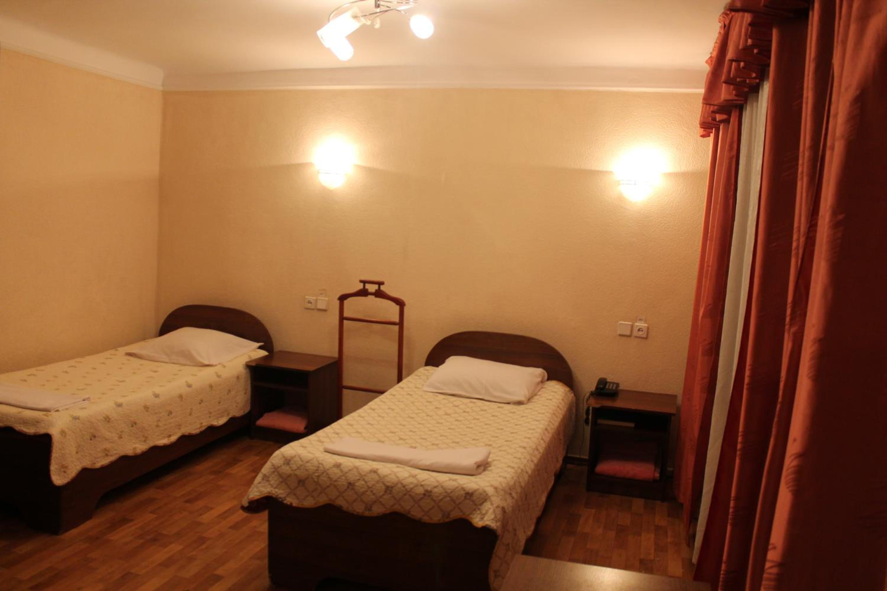 Standard Twin Room photo 2