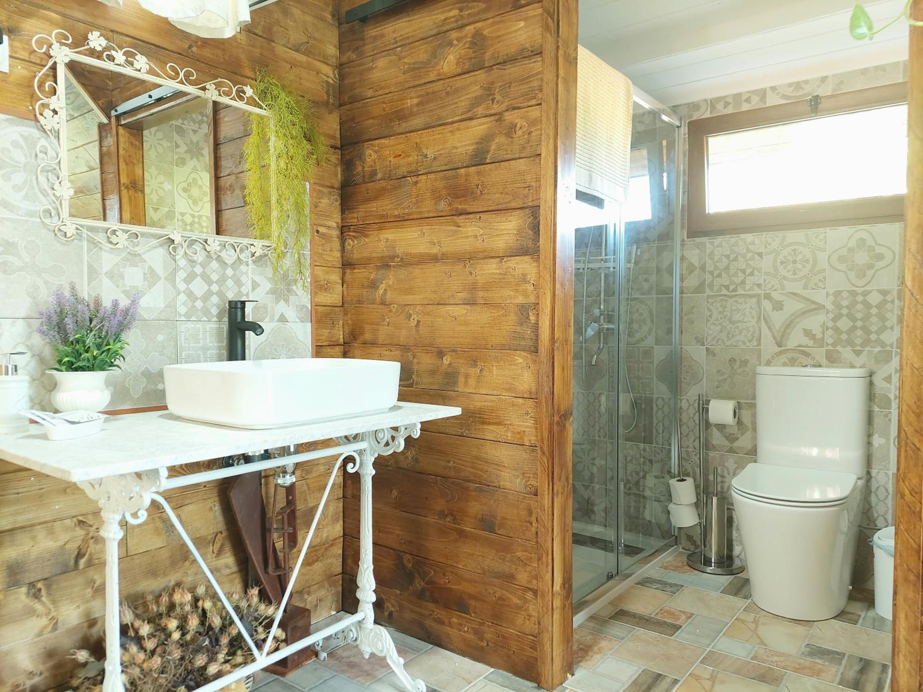 Double Room with Private Bathroom photo 2