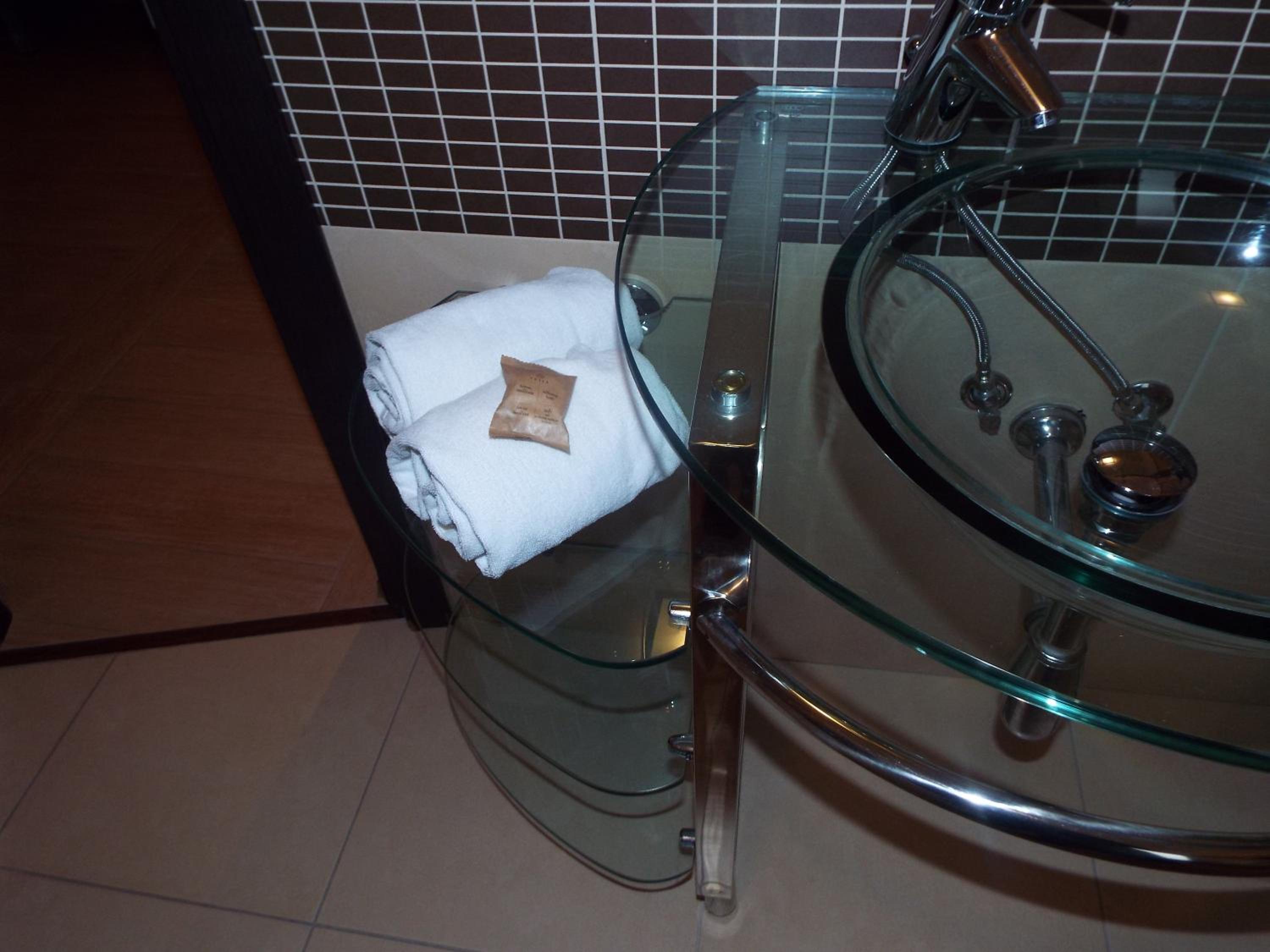 Deluxe Junior Suite - Photo 14