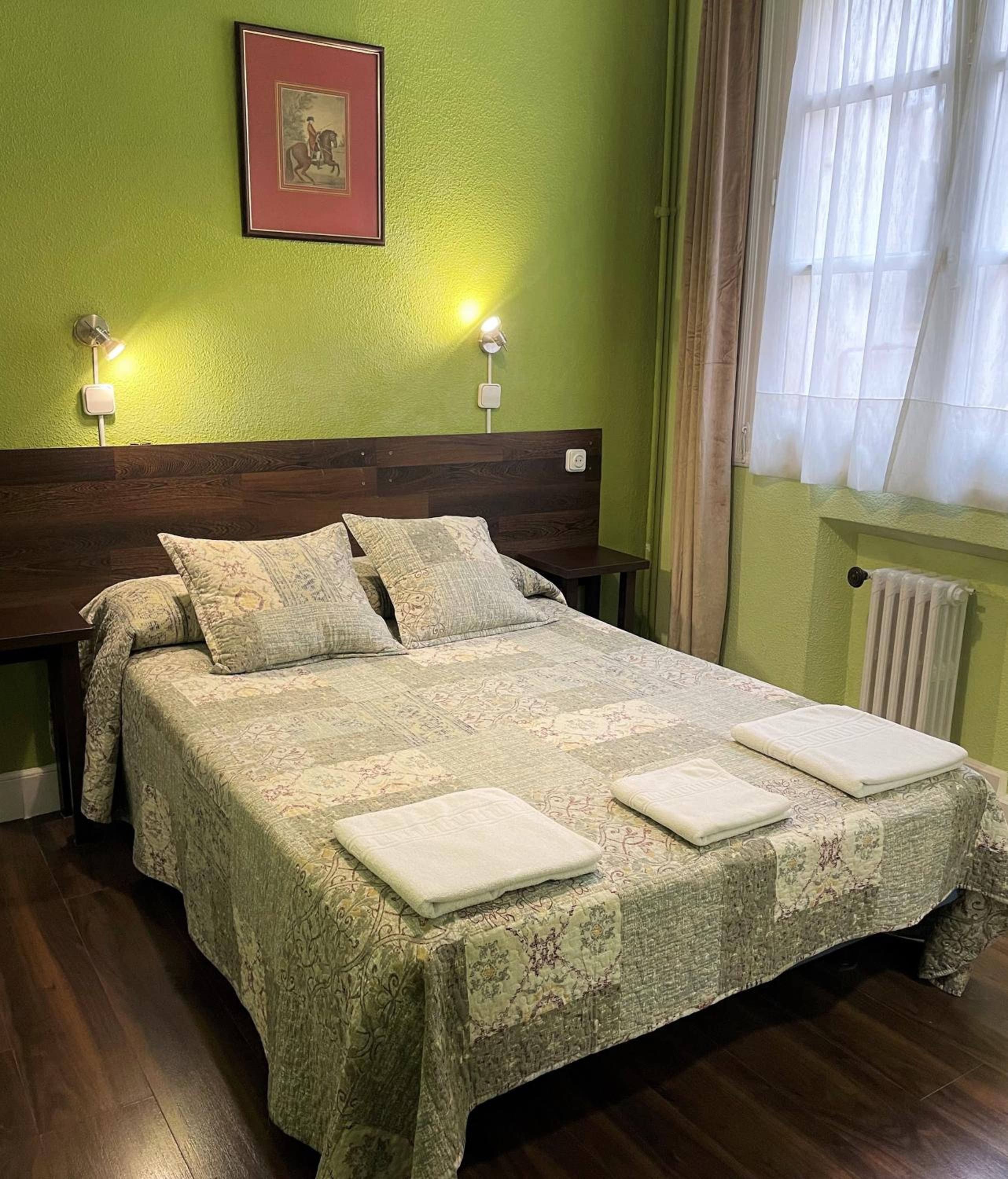 Double Room with Private Bathroom photo 2