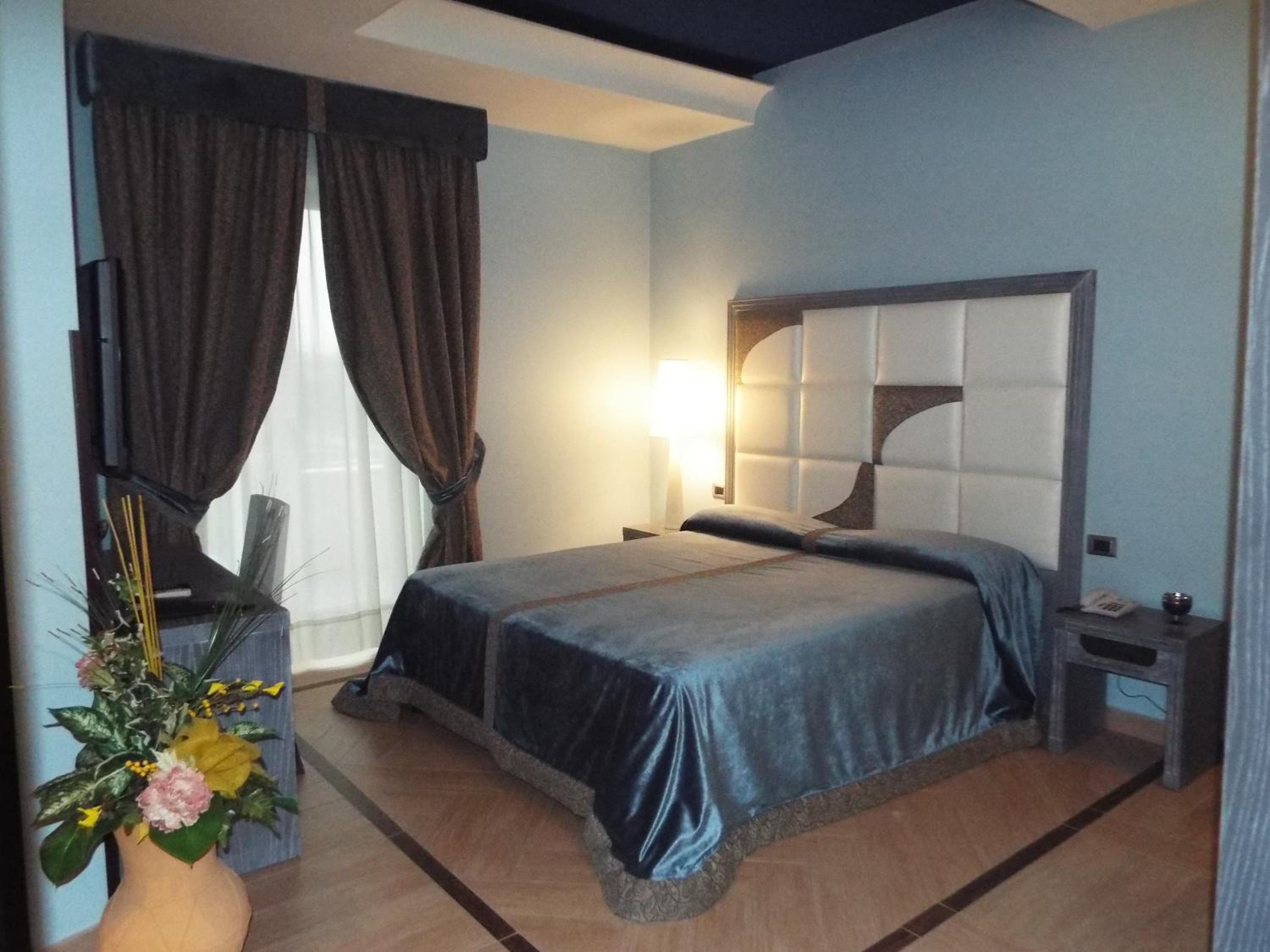 Deluxe Junior Suite - Photo 4