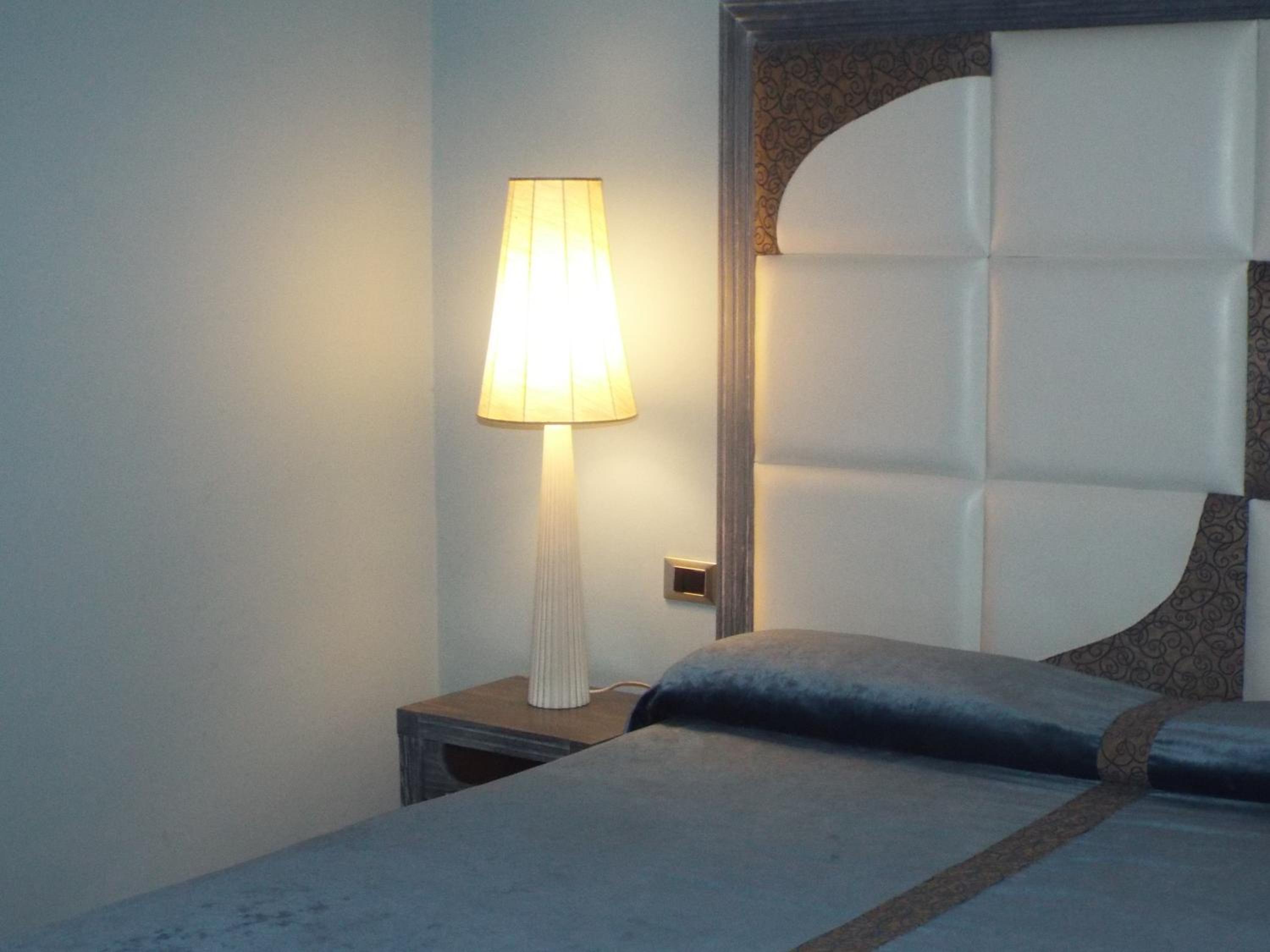 Deluxe Junior Suite - Photo 12