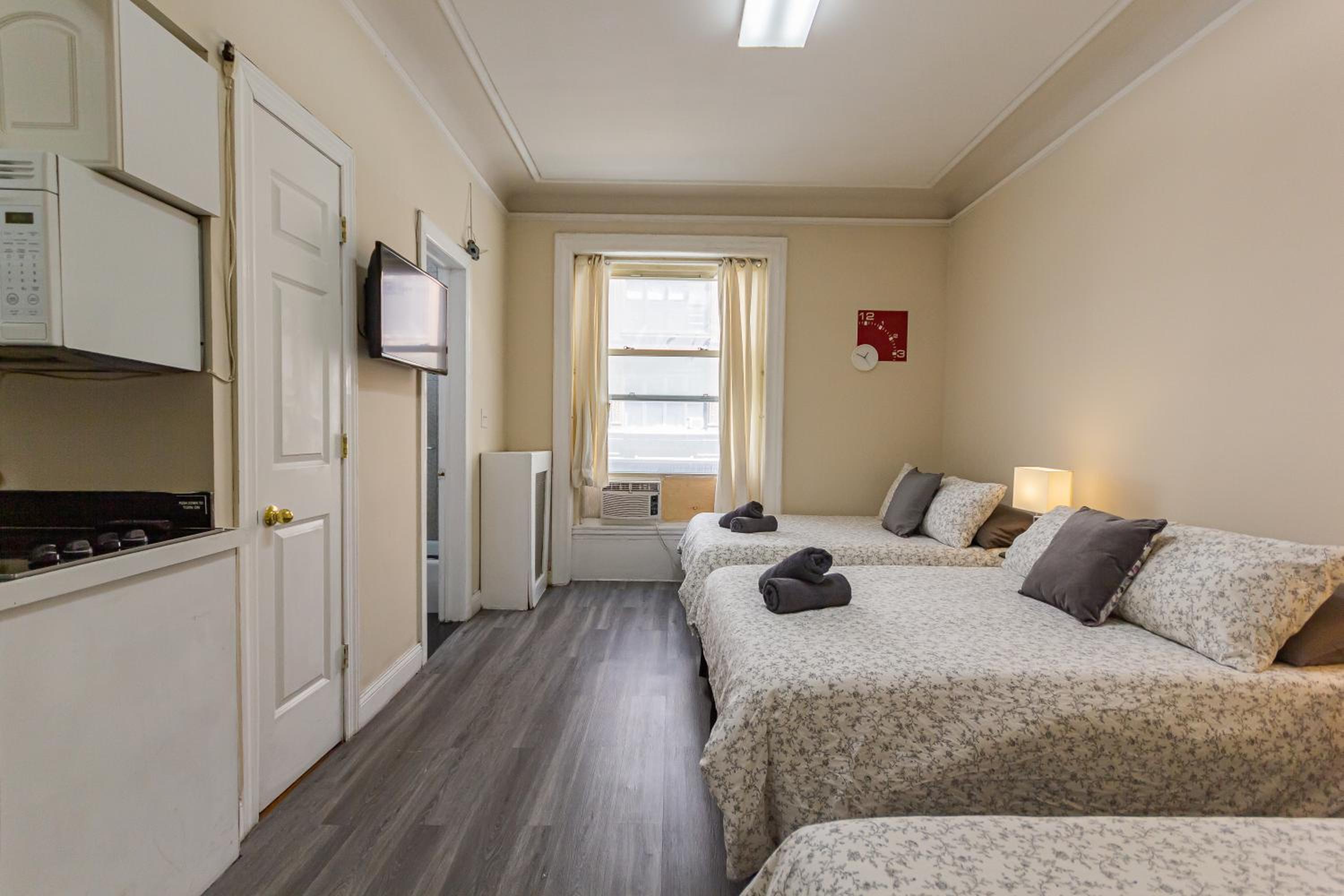 Studio Apartment photo 3