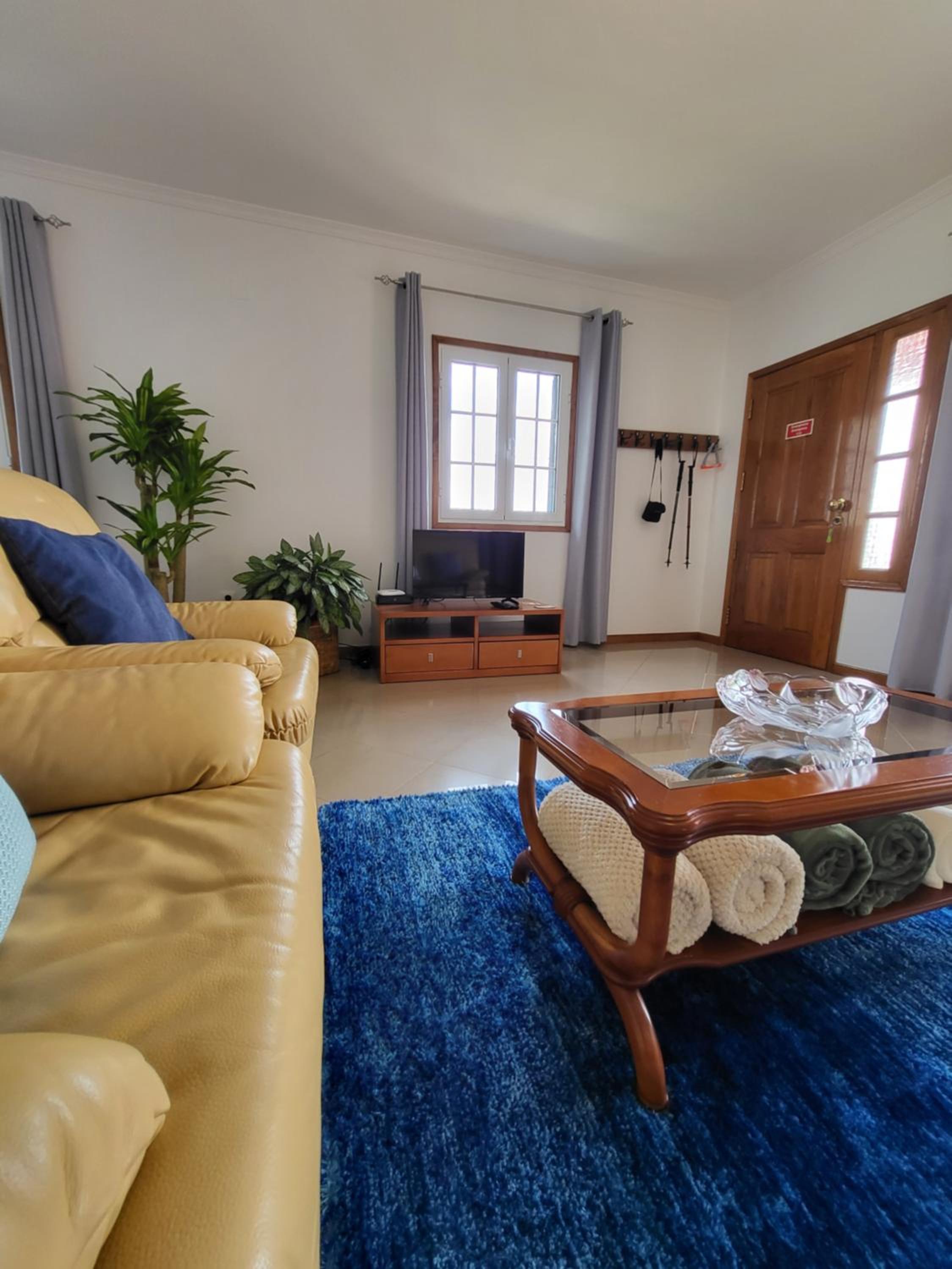 Three-Bedroom House photo 3