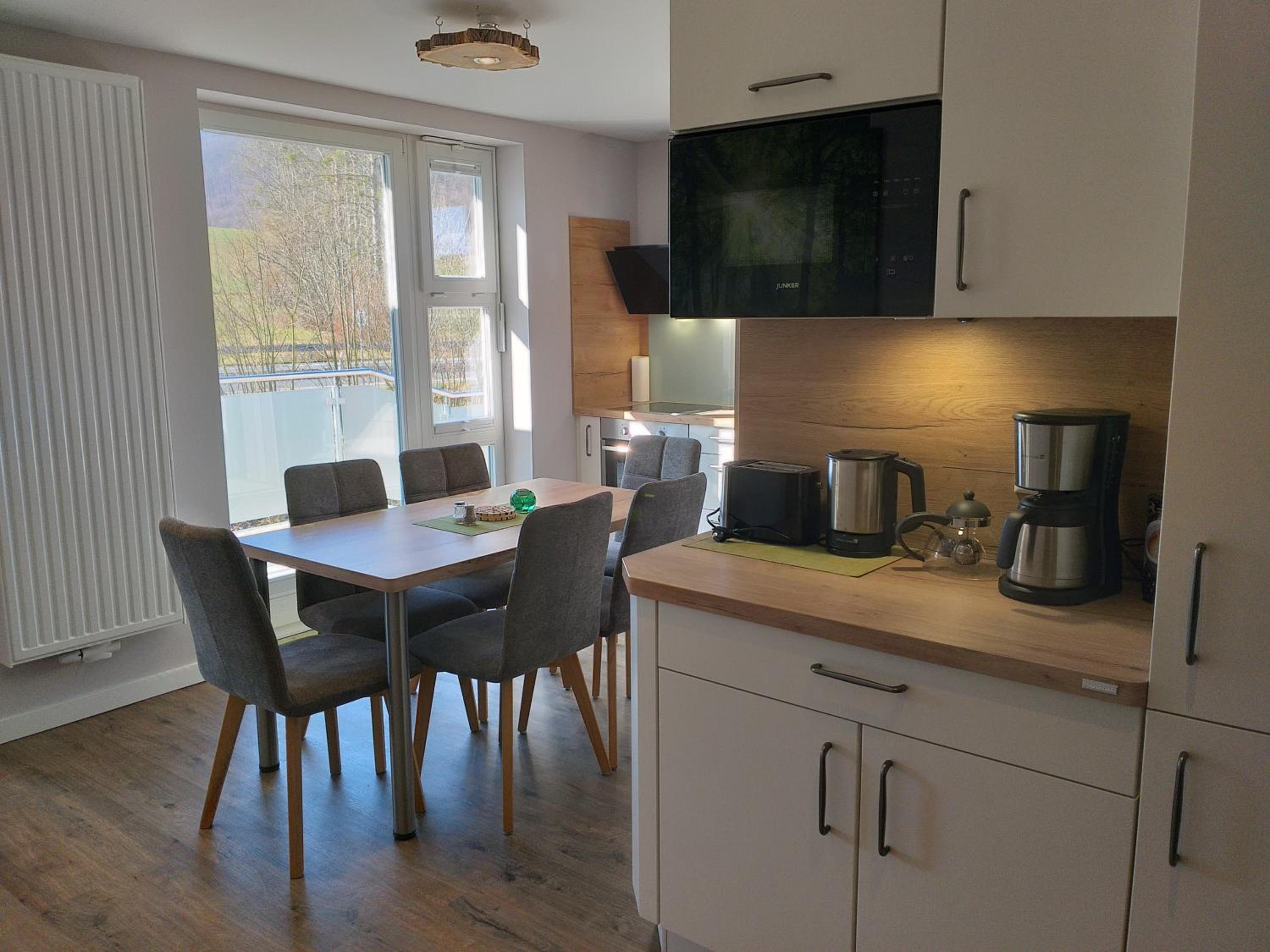 Apartment with Balcony - Photo 2