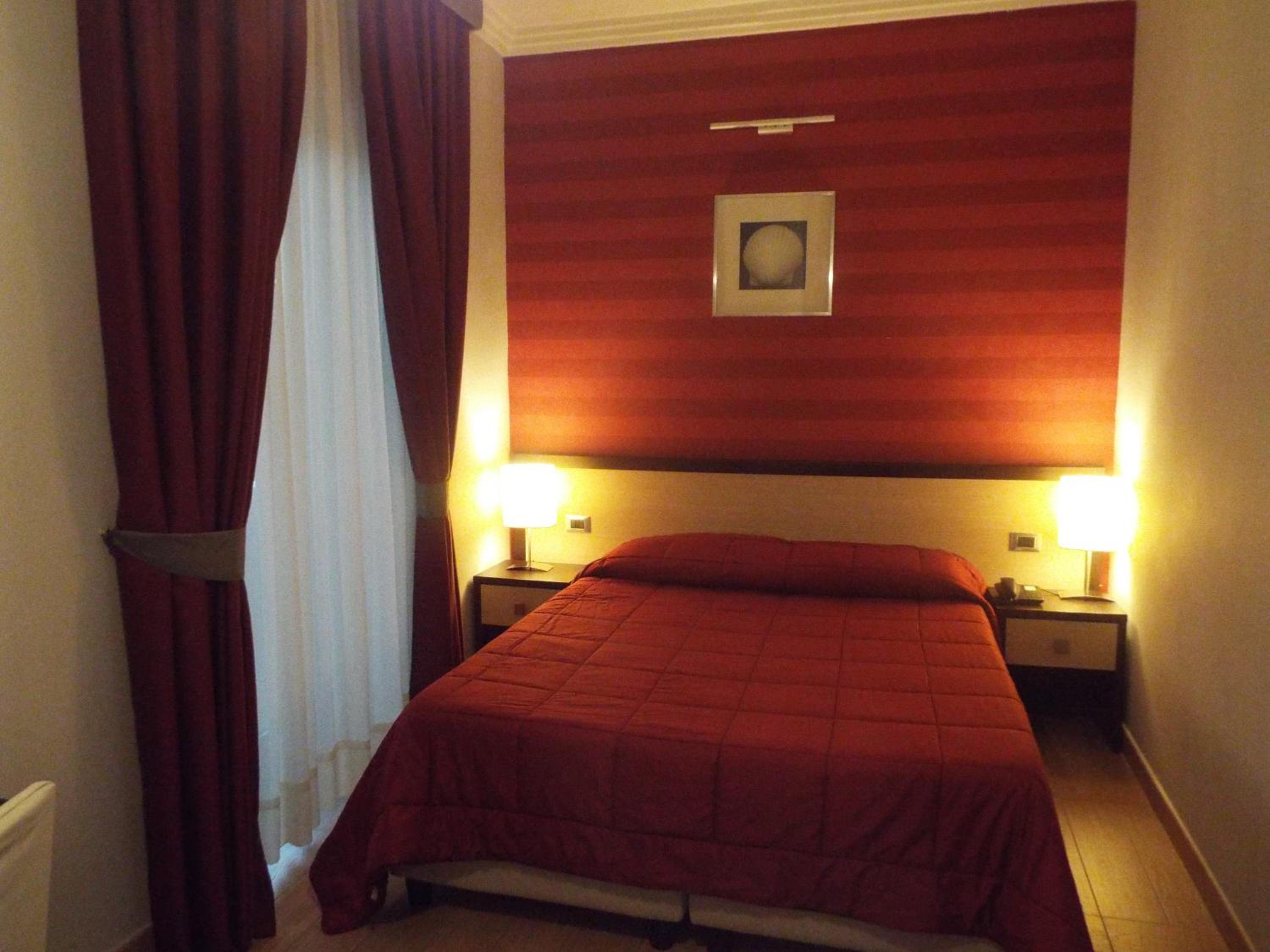 Triple Room - Photo 9