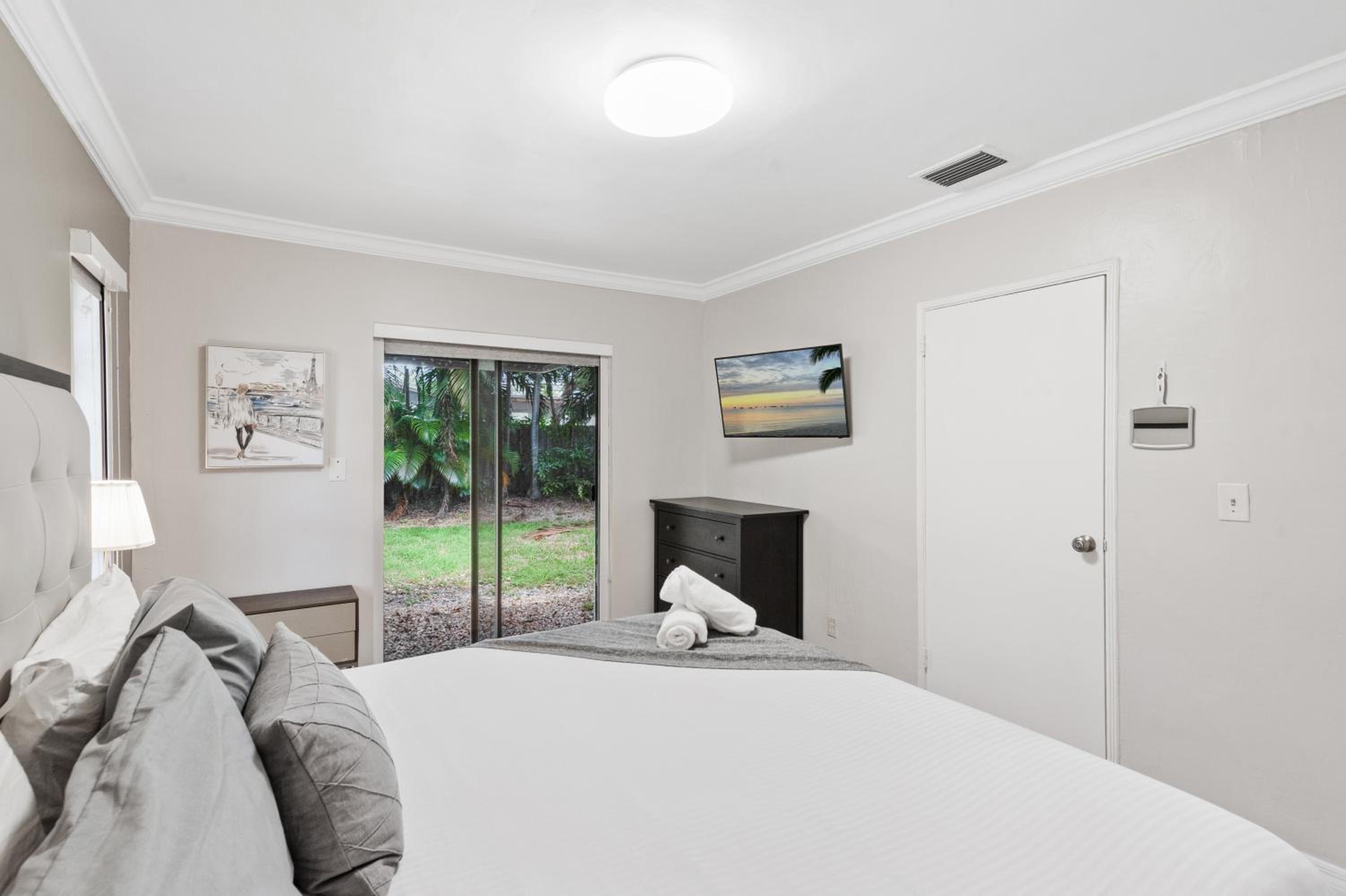 Three-Bedroom House - Photo 20