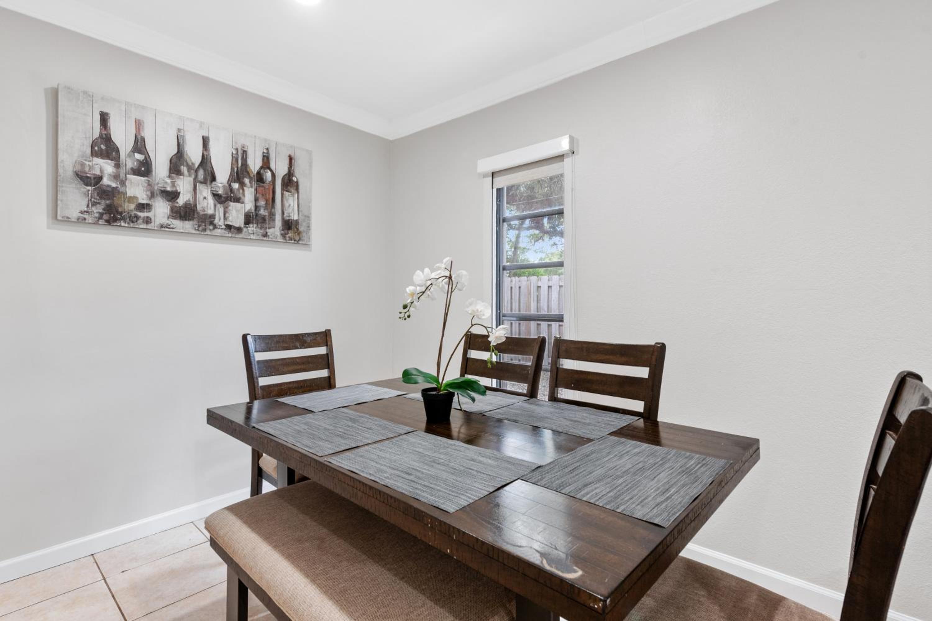 Three-Bedroom House - Photo 10
