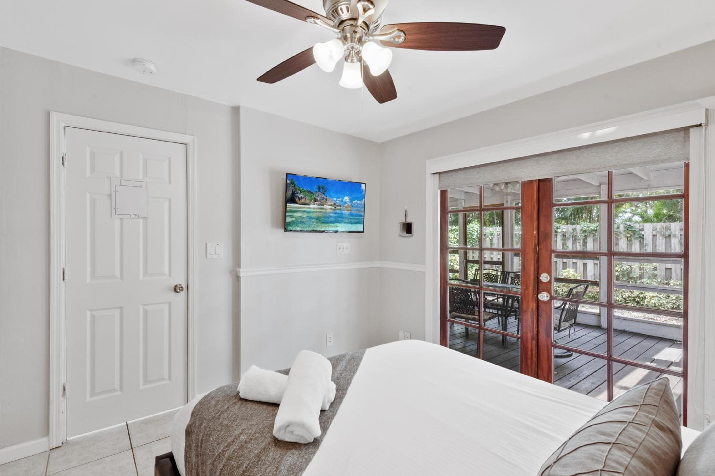 Three-Bedroom House - Photo 11