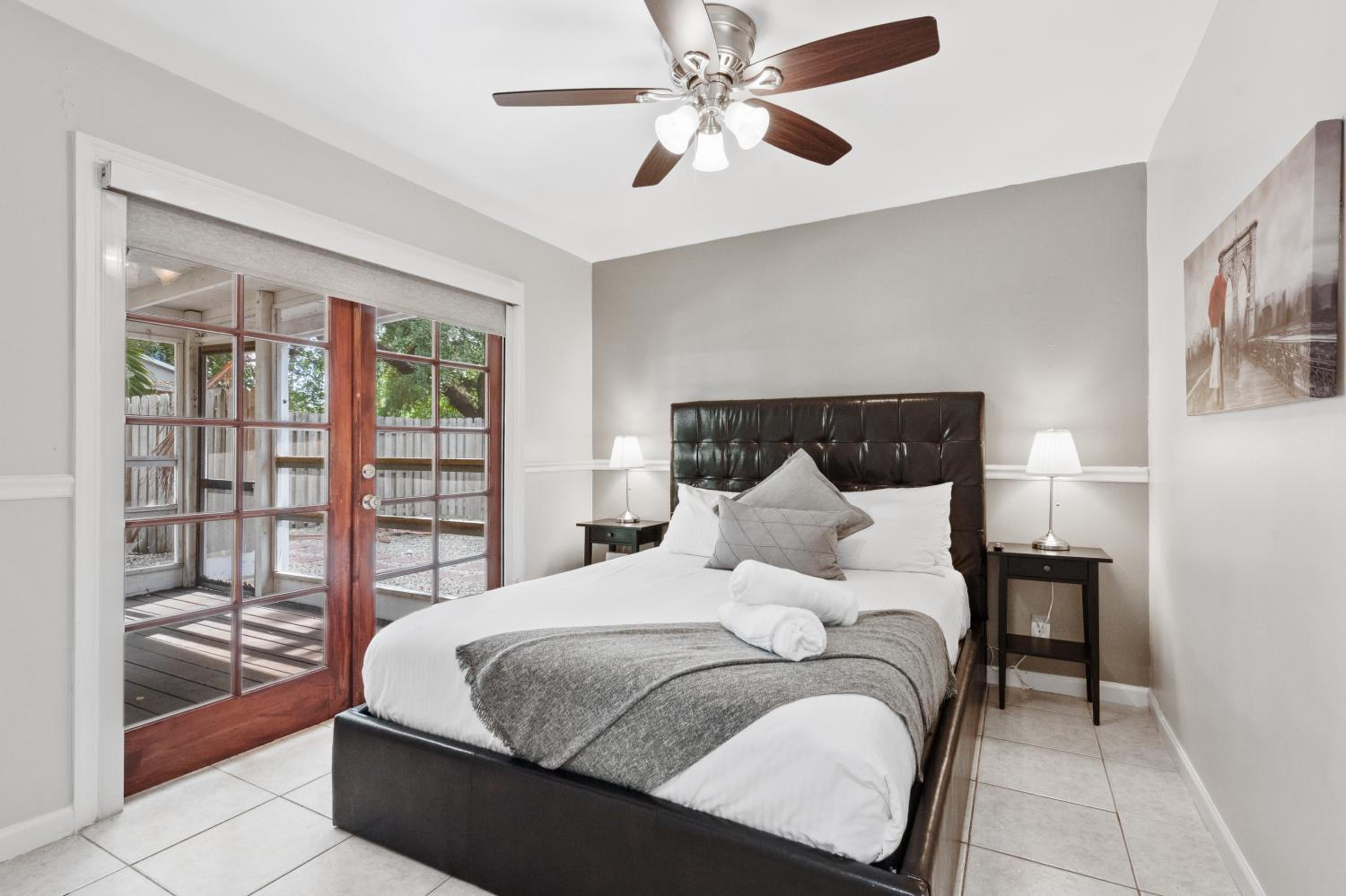 Three-Bedroom House - Photo 12