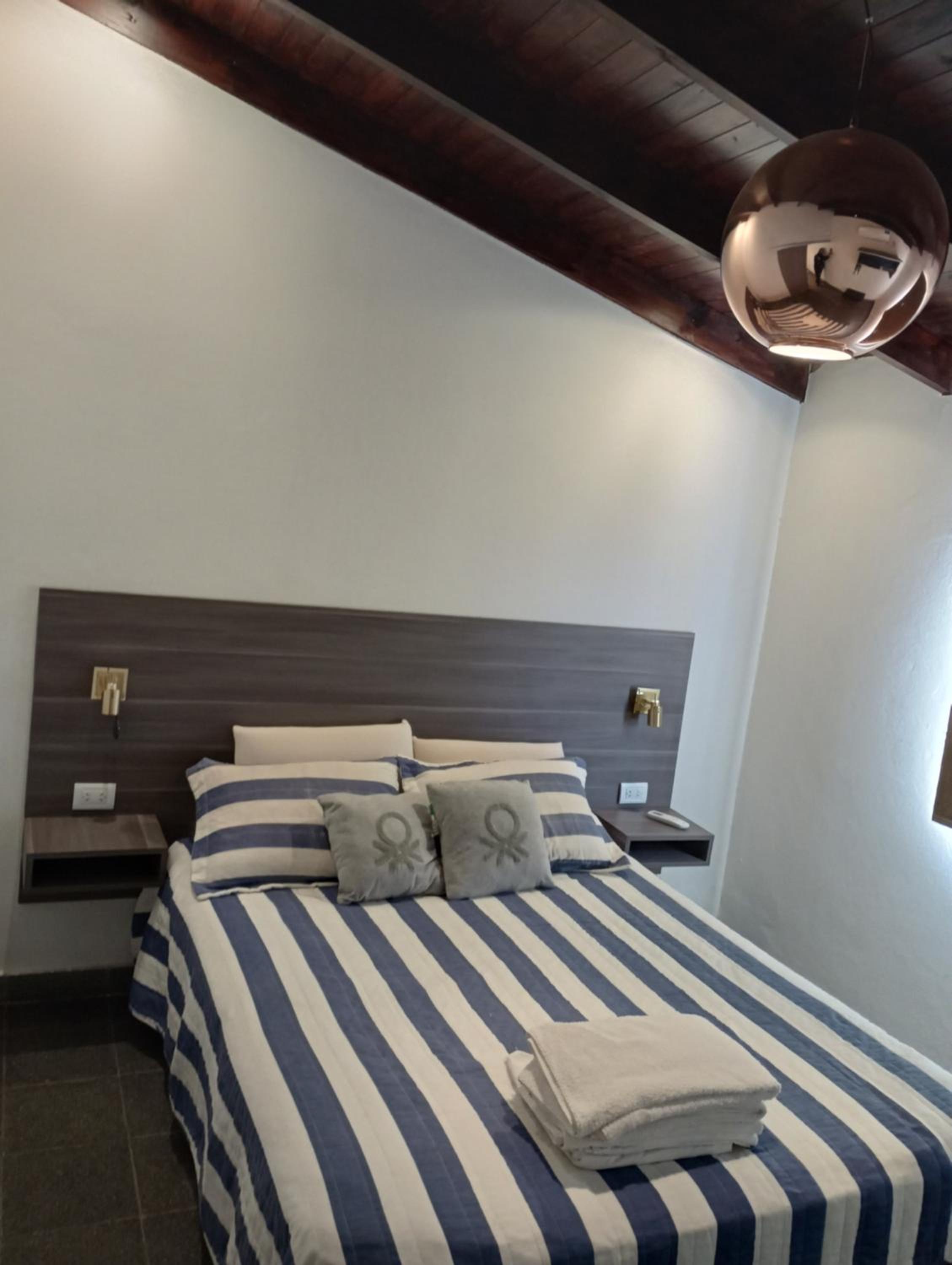 One-Bedroom House photo 1