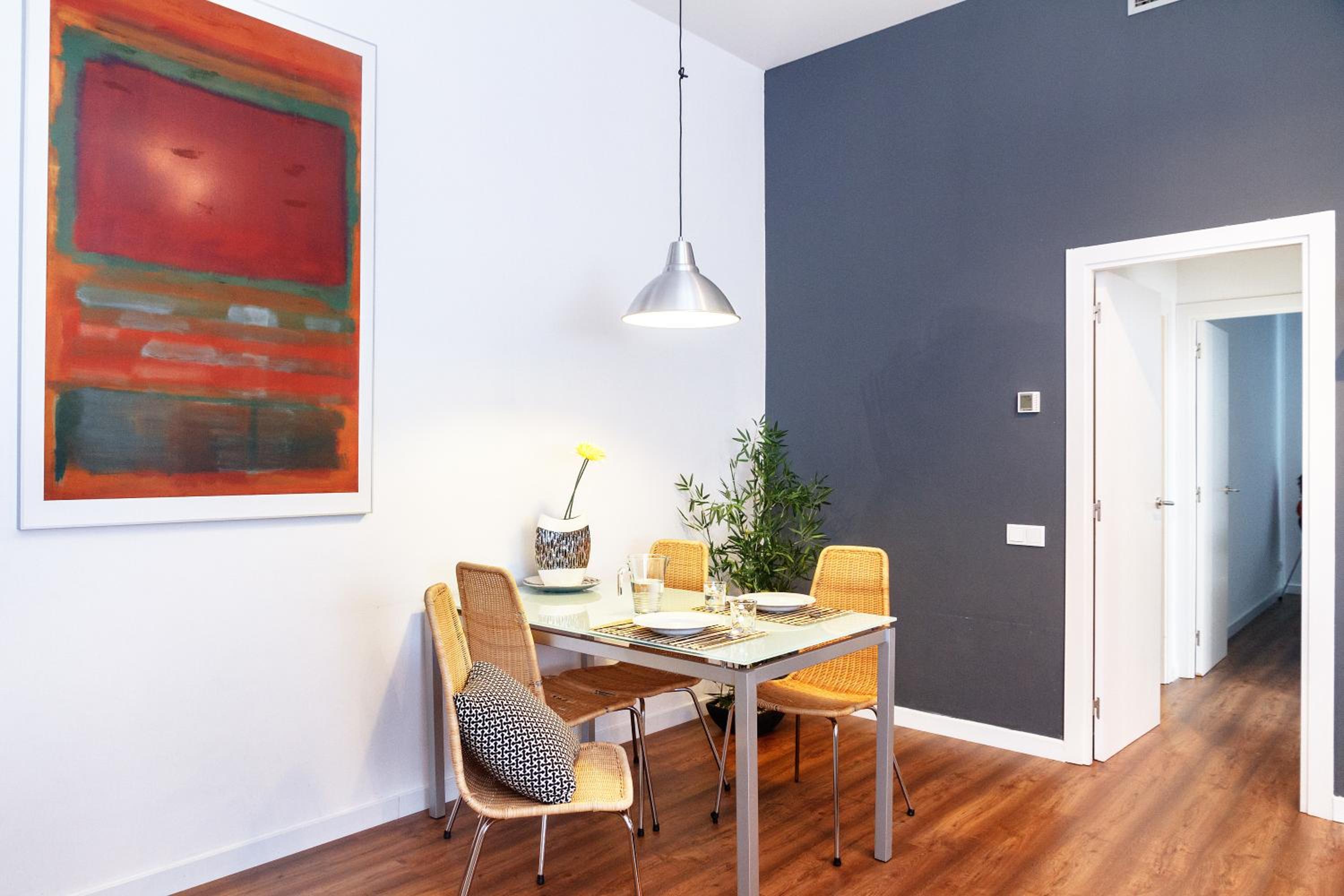 Two-Bedroom Ground Floor Apartment - Carrer Bilbao 11 photo 2