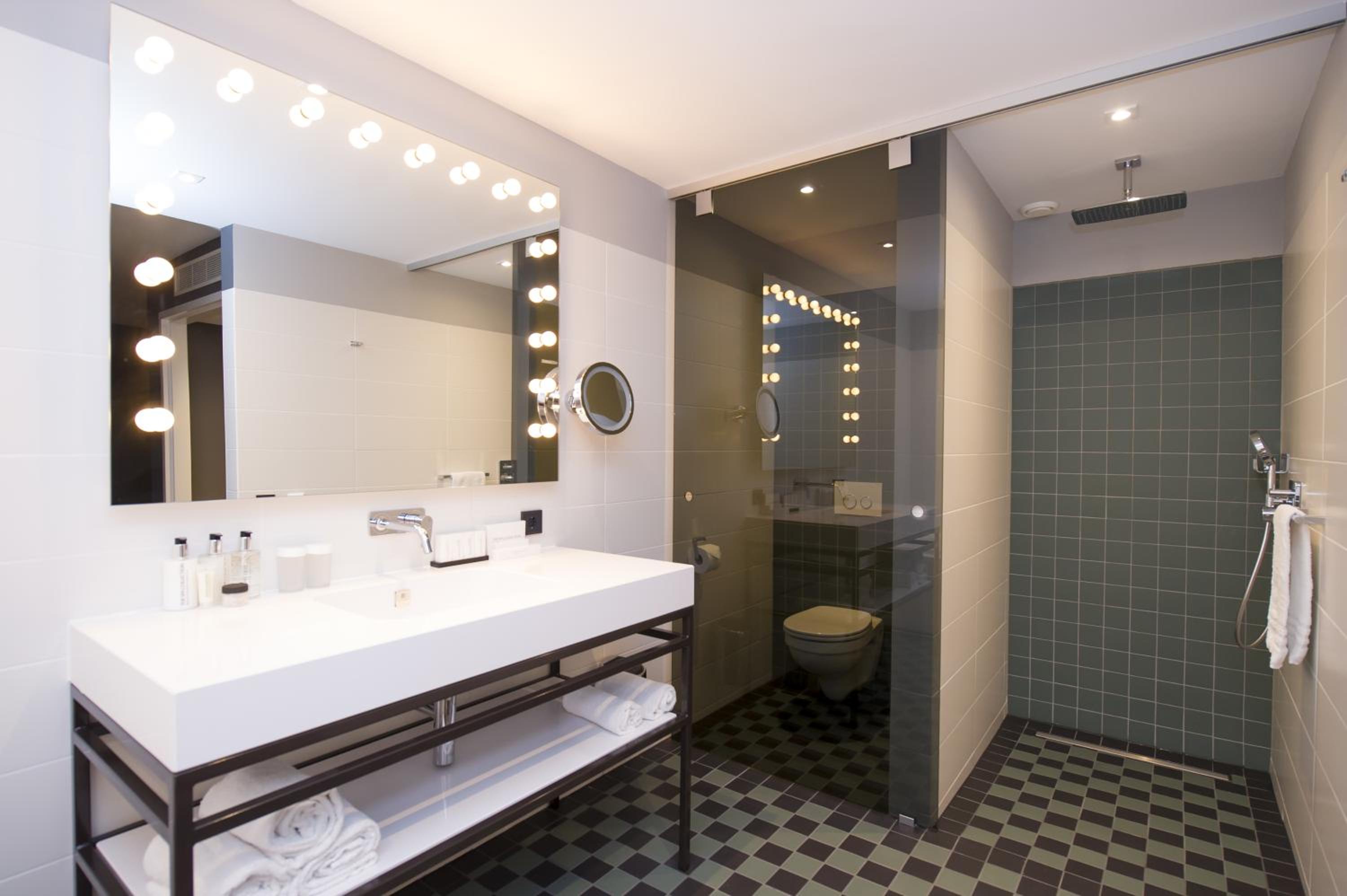 West Suite - Photo 4