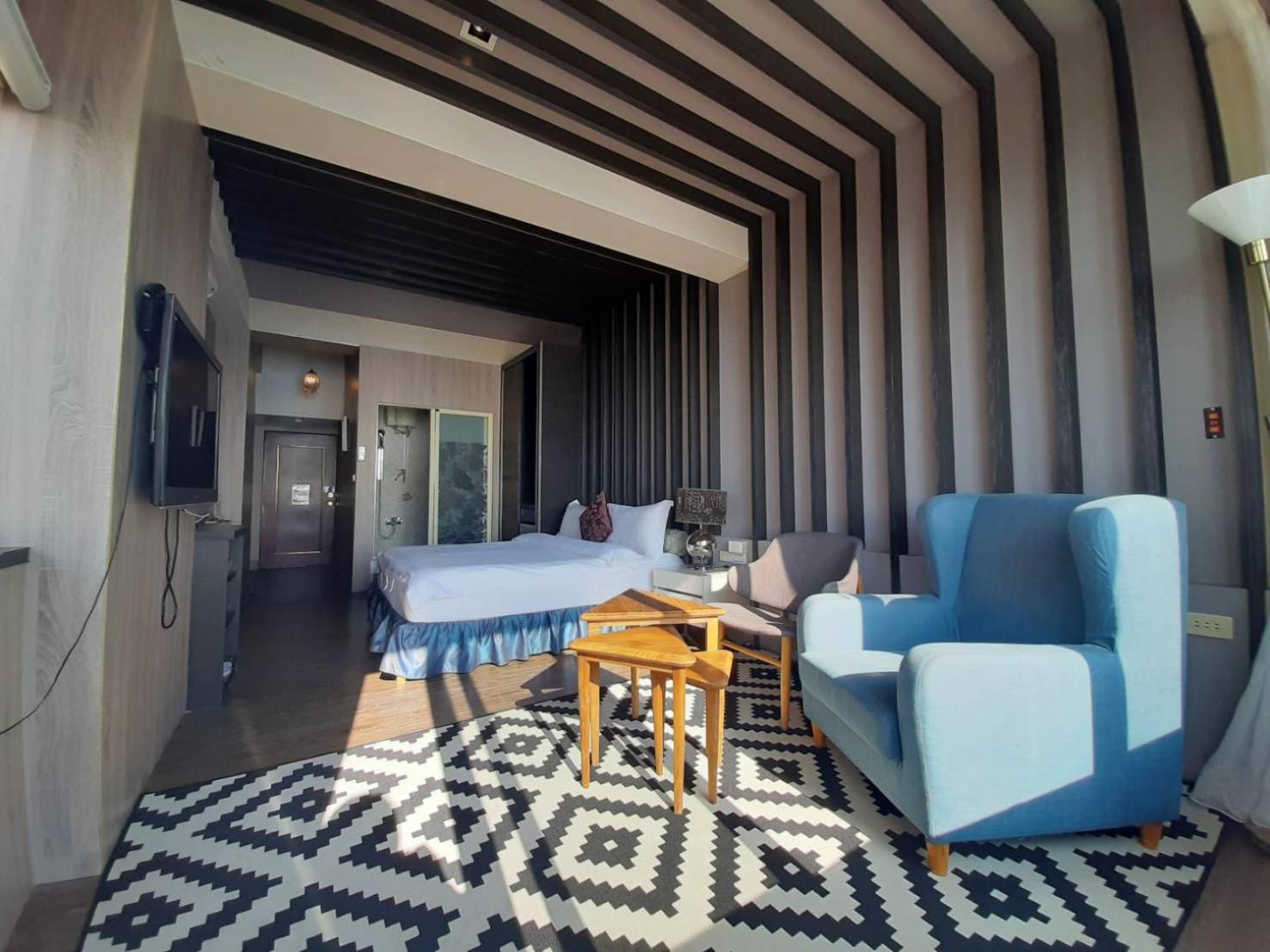 Double Room with Balcony - Photo 3