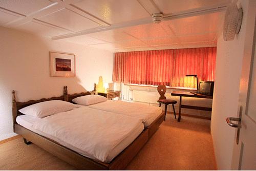 Family Room (3 Adults) photo 2
