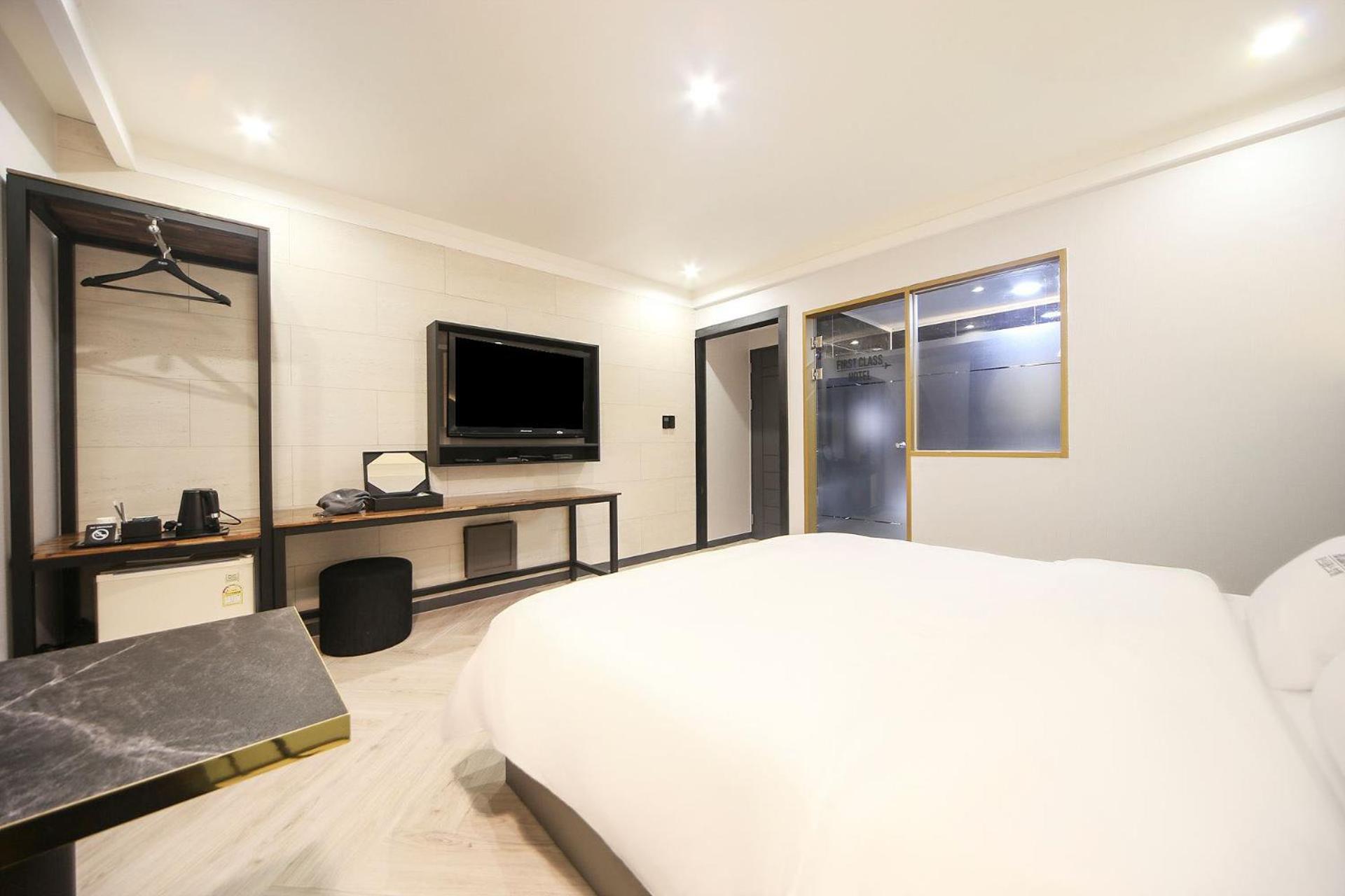 Standard Double Room - Photo 5