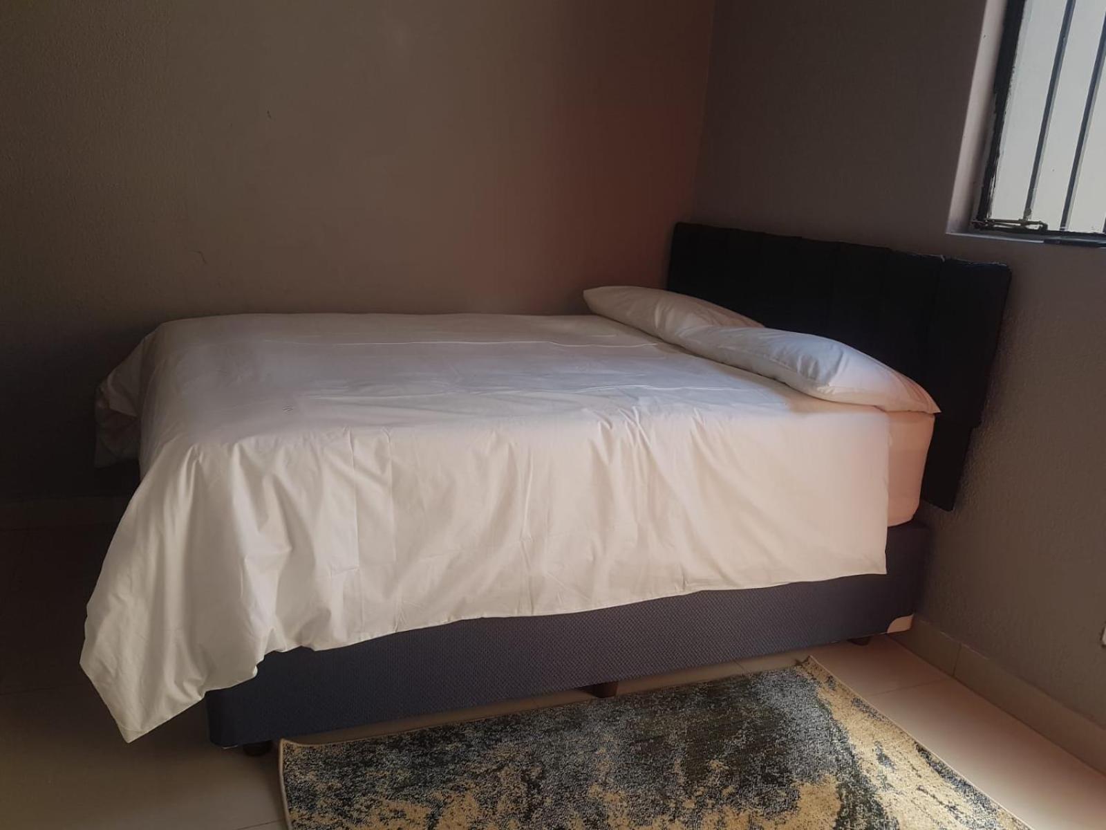 Double Room - Photo 3