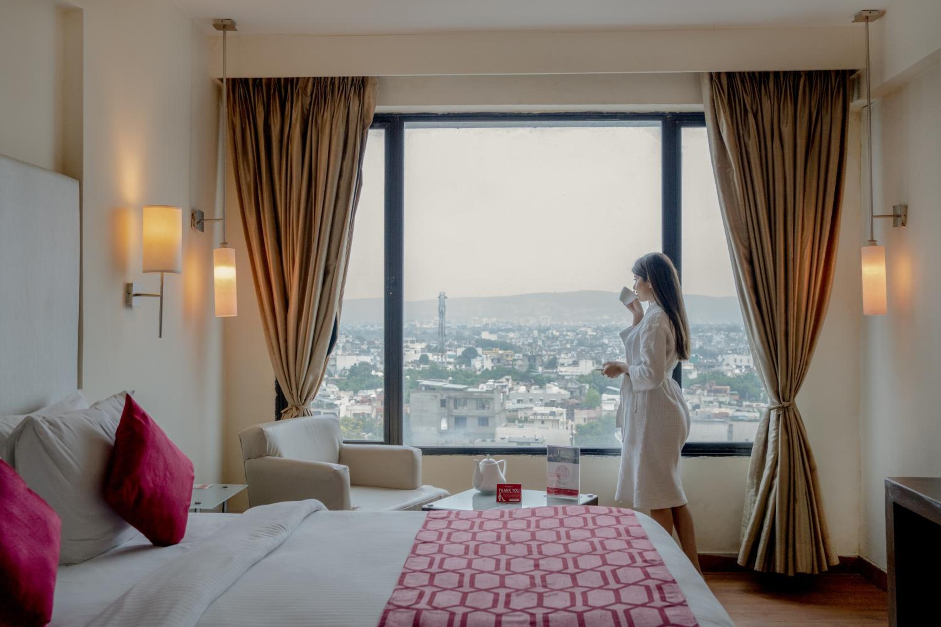 1 King Bed, Premier Aravalli View, Non-Smoking - Photo 7