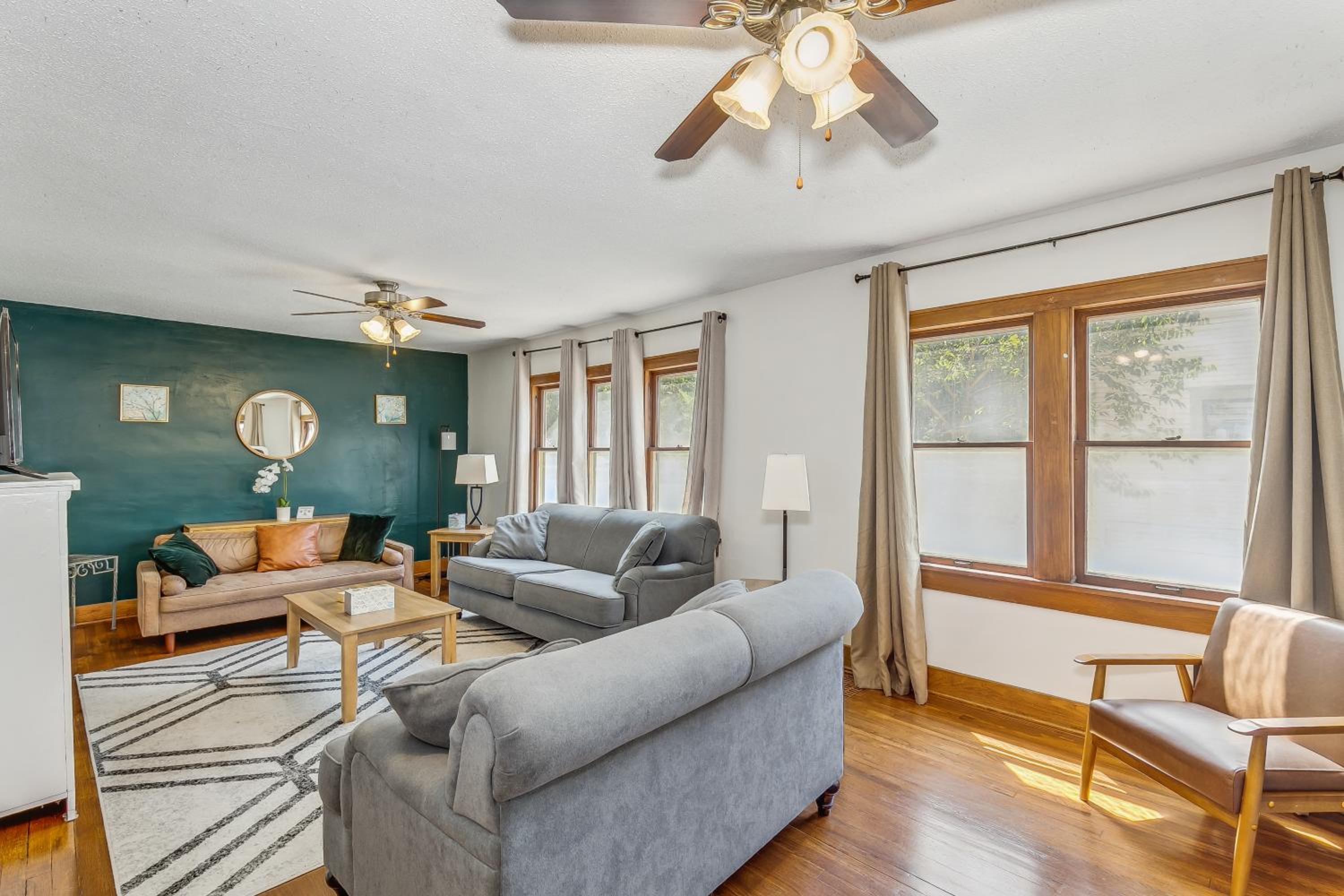Three-Bedroom House photo 2