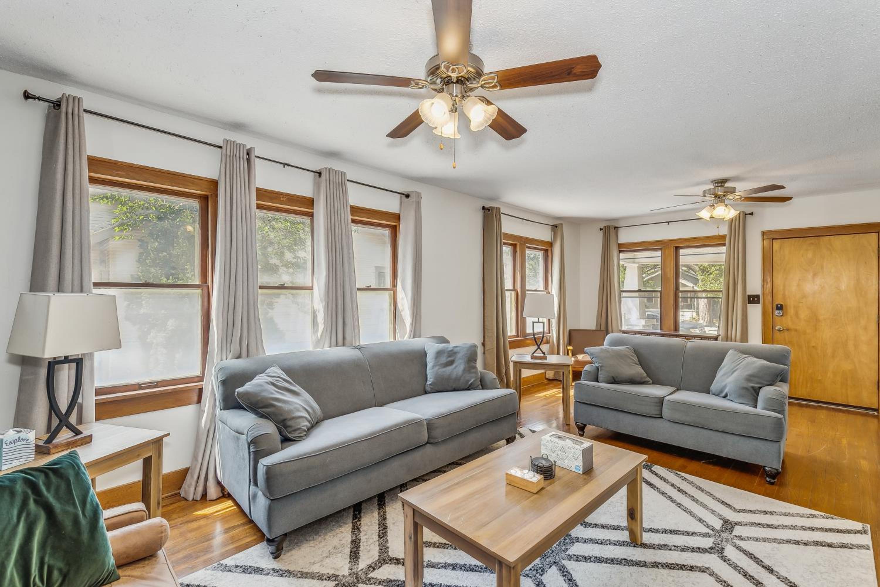 Three-Bedroom House photo 3